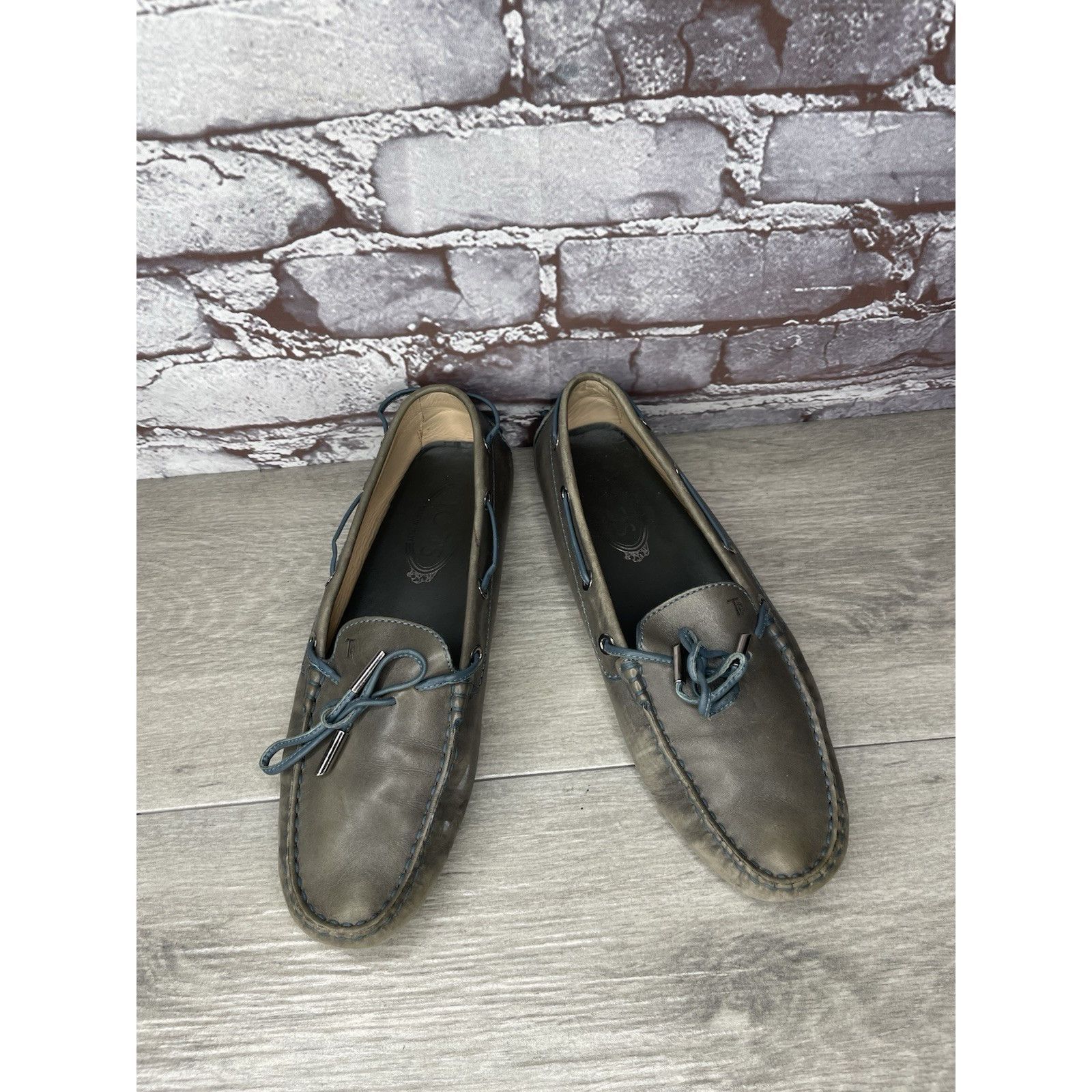 Tod's Tod's Gommino Gray Leather Moccasin Driving Loafers Women’s Size US 8 / IT 38 - 14 Thumbnail