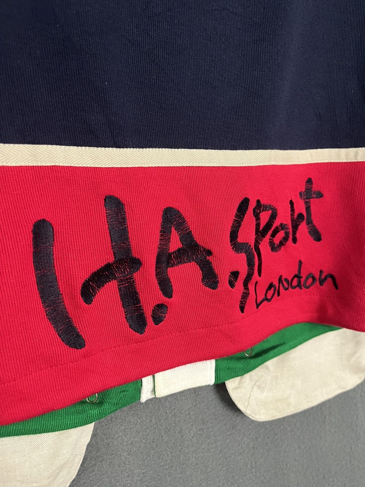 Hardy Amies × Vintage Hardy Amies Sport London Made in Japan Embroidery Vest Size US M / EU 48-50 / 2 - 7 Thumbnail