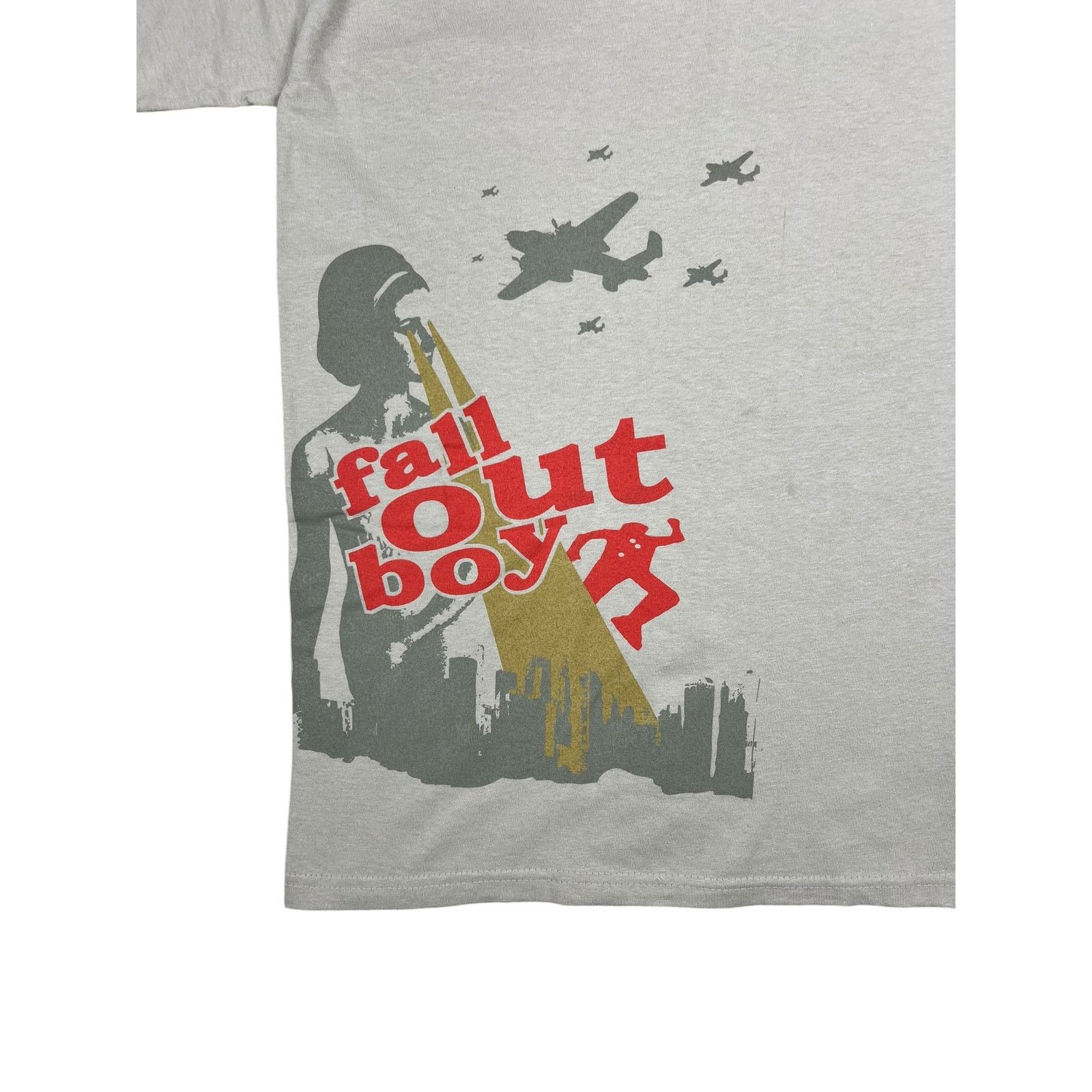 Band Tees × Vintage Vintage Y2K Fall Out Boy Beauty Queen pop punk band tee (L) Size US L / EU 52-54 / 3 - 3 Thumbnail