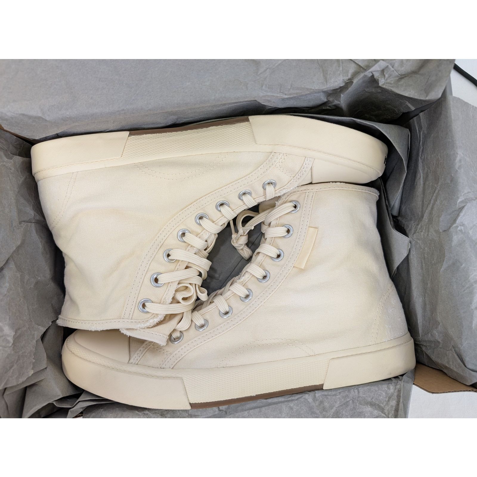 Balenciaga o1rshd1 Q:3 / Paris High Top Destroyed Sneakers Beige/White Size US 12 / EU 45 - 16 Thumbnail