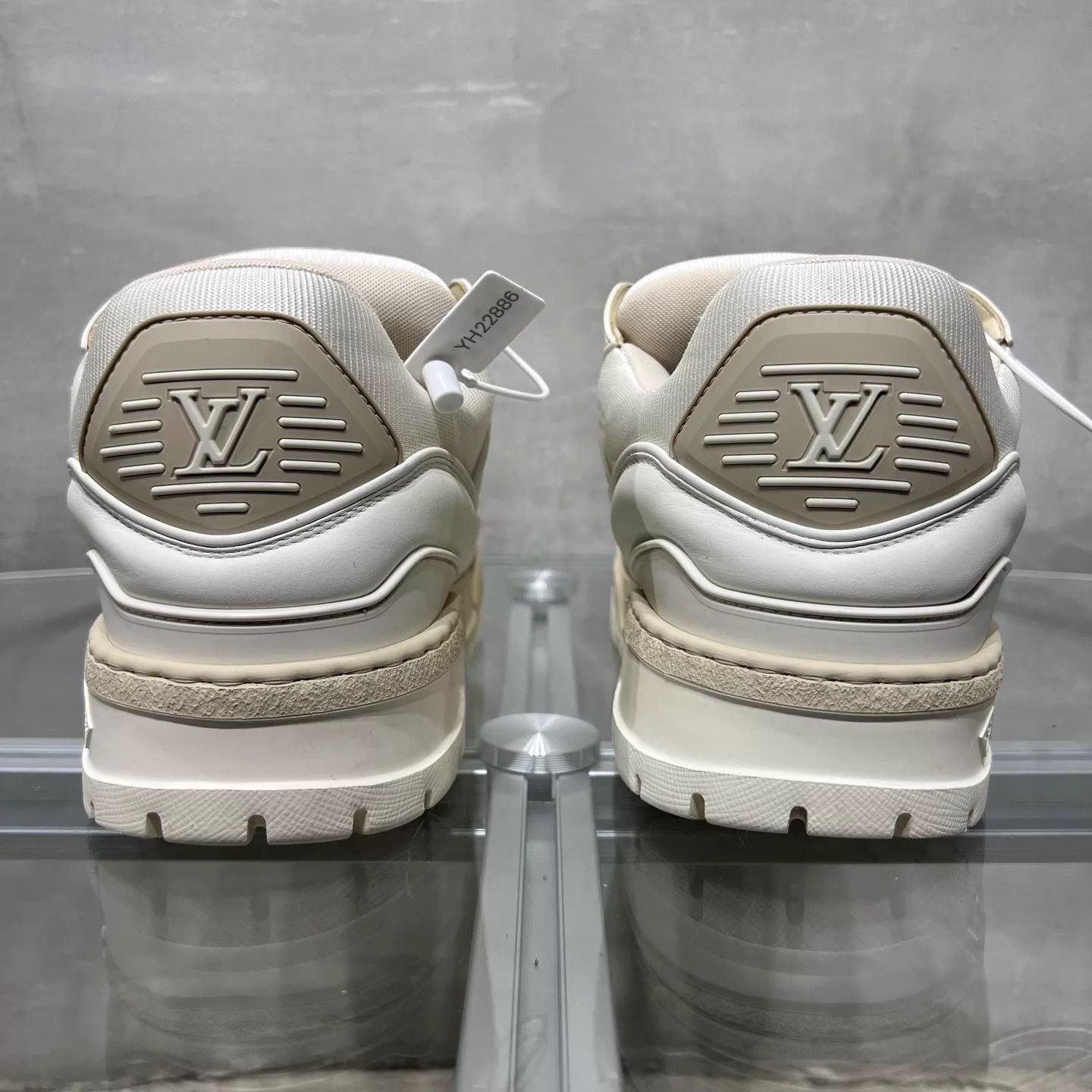 Louis Vuitton LV Trainer Cream UK8.5 42.5 YH22885 Size US 9.5 / EU 42-43 - 6 Thumbnail