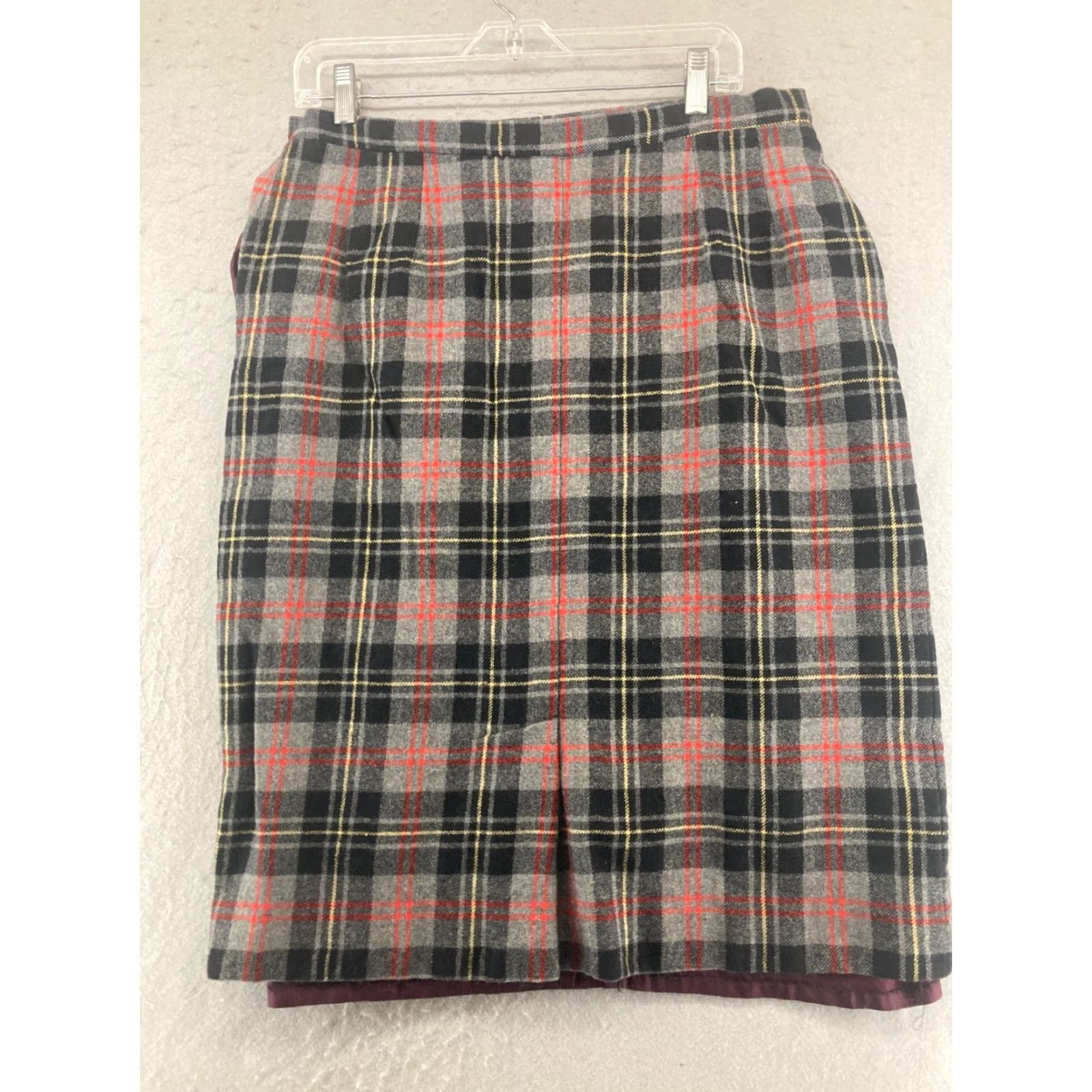 Pendleton VINTAGE Pendleton Wool Skirt Women's Large Tartan Plaid 80s Wool Casual Country Black Red Size 36" / US 14 / IT 50 - 6 Thumbnail