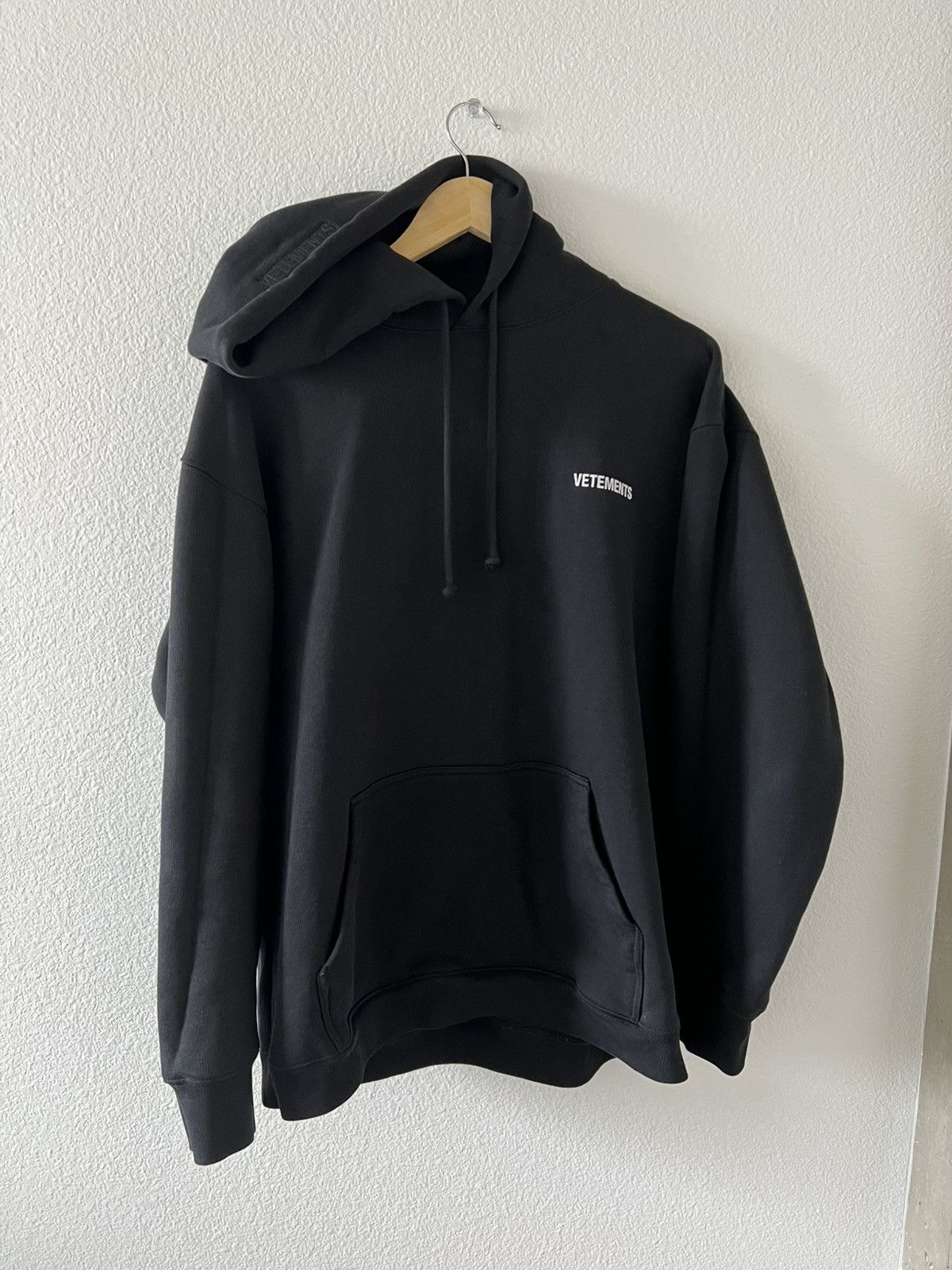 Vetements VETEMENTS logo hoodie Size US S / EU 44-46 / 1 - 1 Thumbnail