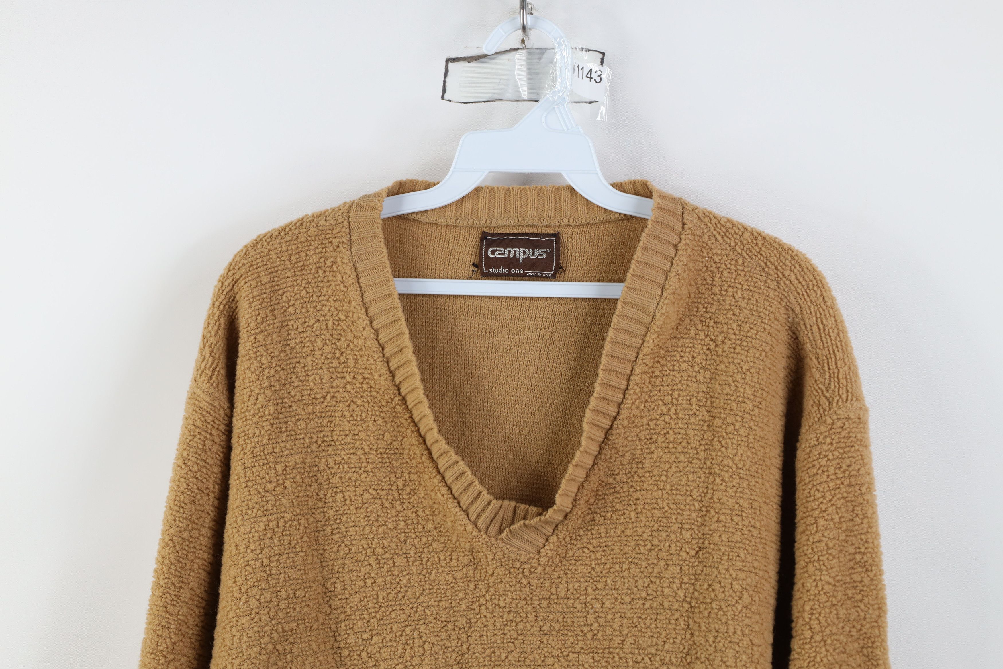 Vintage Vintage 70s Streetwear Textured Fleece V-Neck Sweater USA Size L / US 10 / IT 46 - 2 Thumbnail