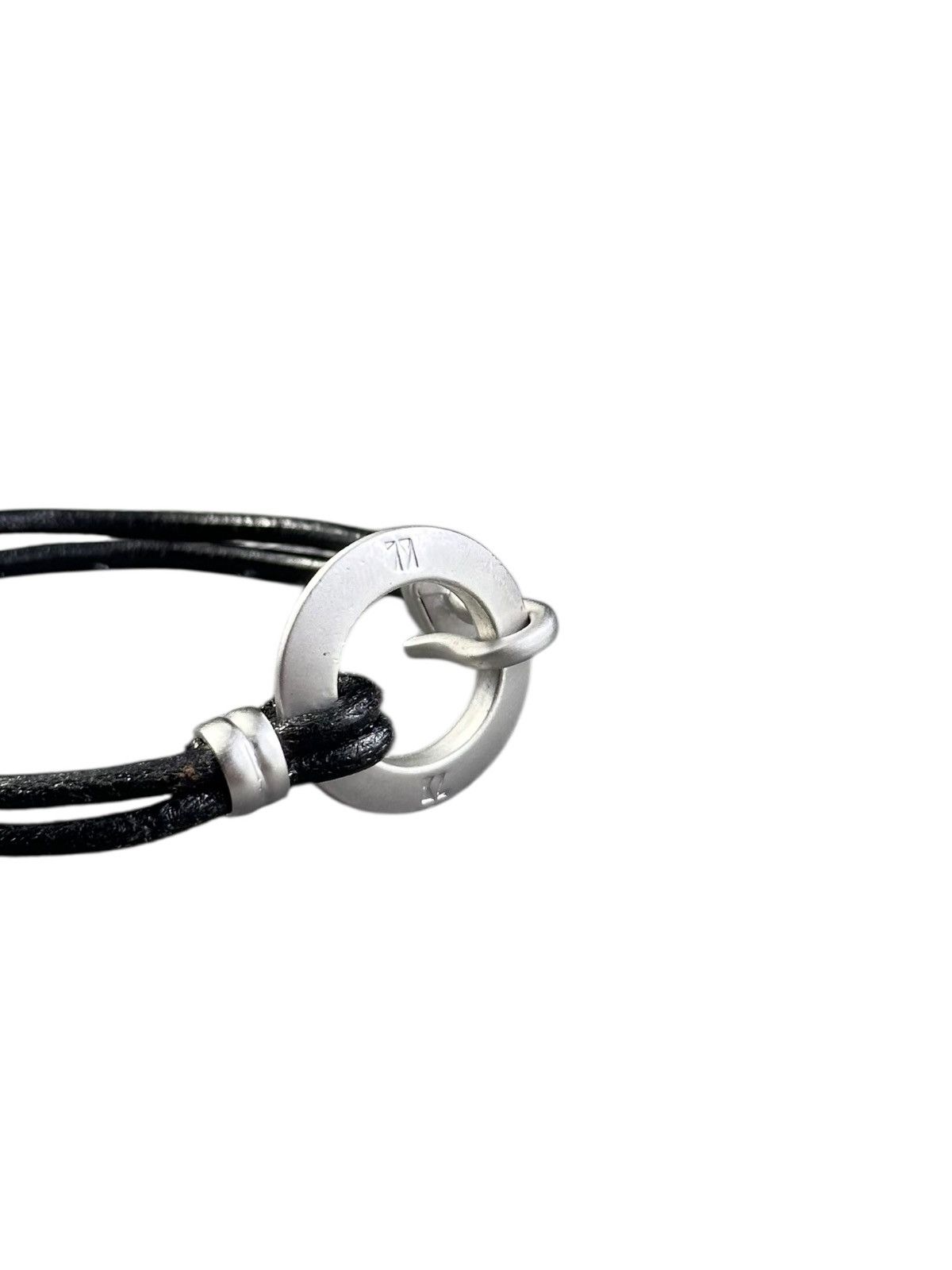 Japanese Brand 2000s JAPANESE MADE MINIMAL LOOP HOOK LEATHER BRACELET Size ONE SIZE - 2 Thumbnail
