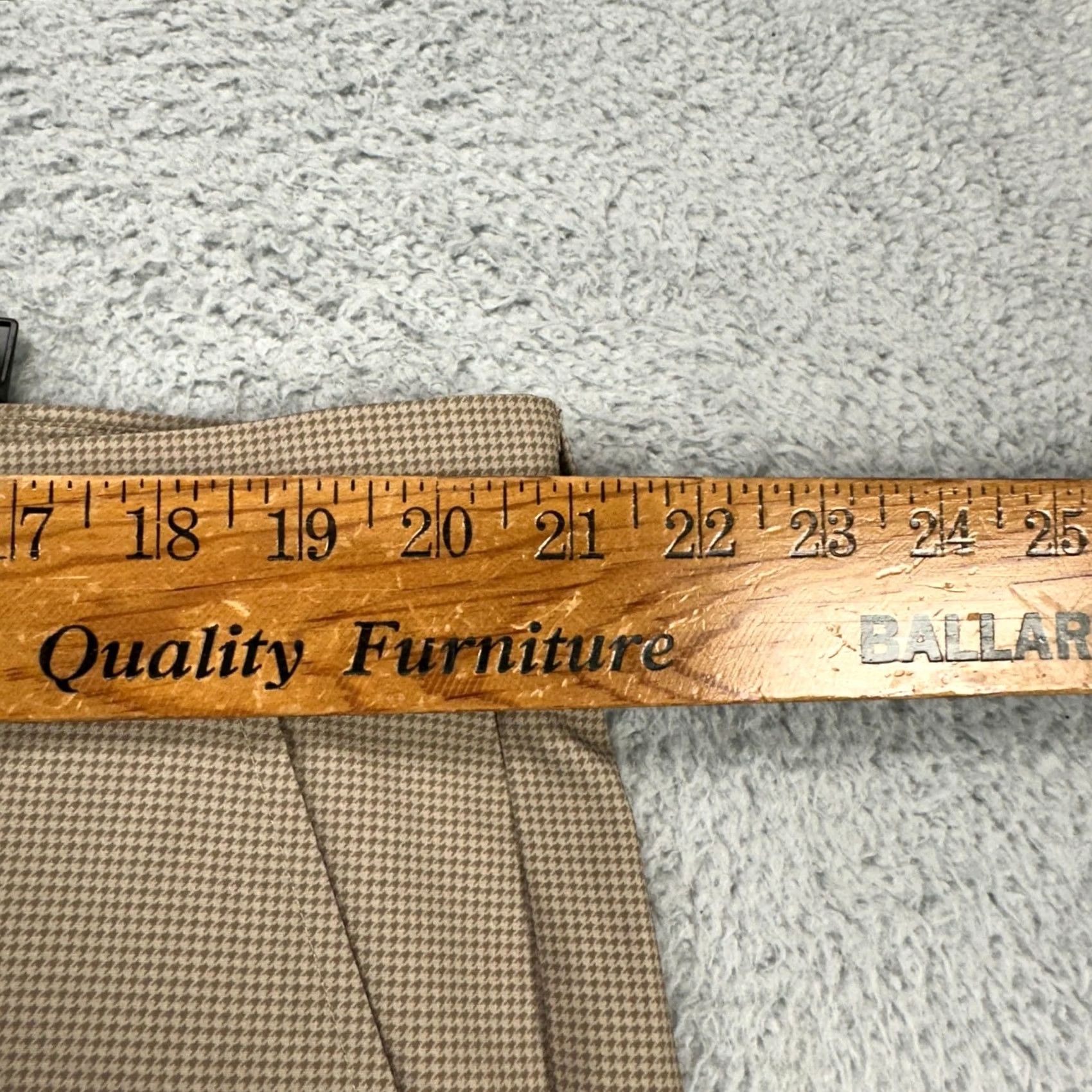 Vintage Greg Norman Mens Chino Golf Shorts 40 Brown Houndstooth Performance Stretch Logo Size US 40 / EU 56 - 6 Thumbnail
