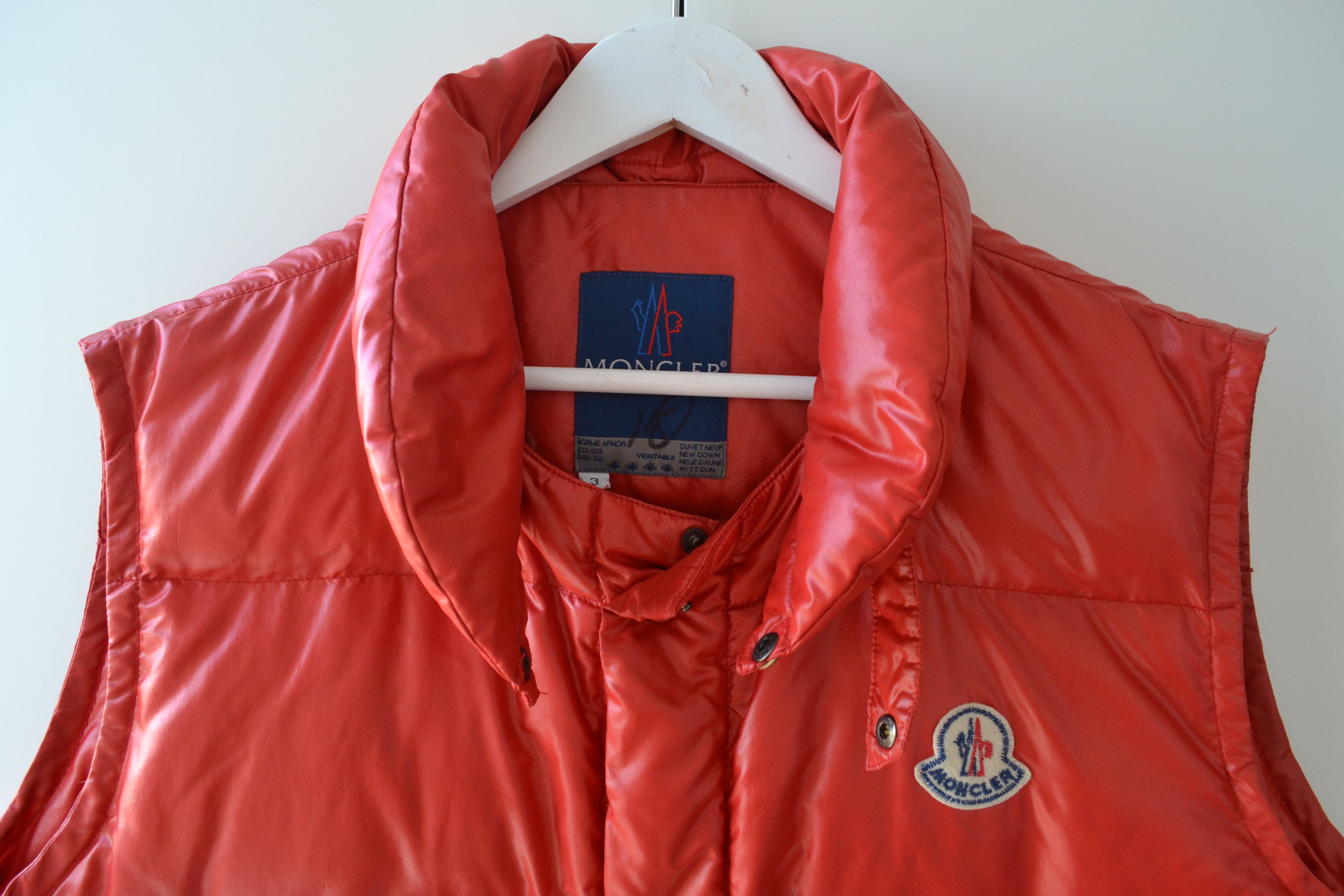 Moncler 🔴 MONCLER Vest Down Jacket Puffer Red 80s 90s Size 3 L Size US L / EU 52-54 / 3 - 5 Thumbnail