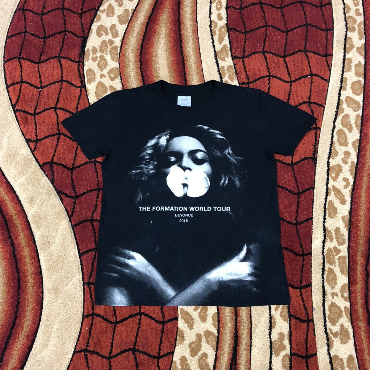 Band Tees Vintage 2016 Beyonce Overprint Tour T Shirt Size US L / EU 52-54 / 3 - 2 Thumbnail