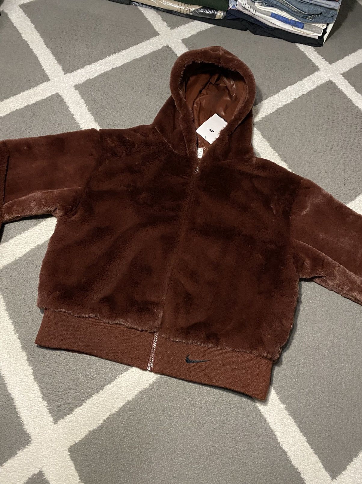Nike Nike Essentials Faux Fur Swoosh Bomber Jacket women’s M BNWT Size M / US 6-8 / IT 42-44 - 11 Thumbnail