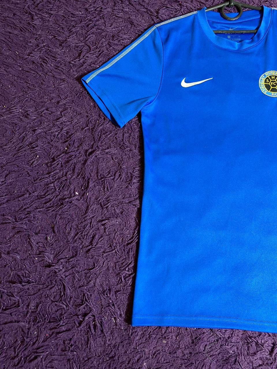 Nike × Vintage vintage t shirts nike swoosh center logo size S Size US S / EU 44-46 / 1 - 3 Thumbnail