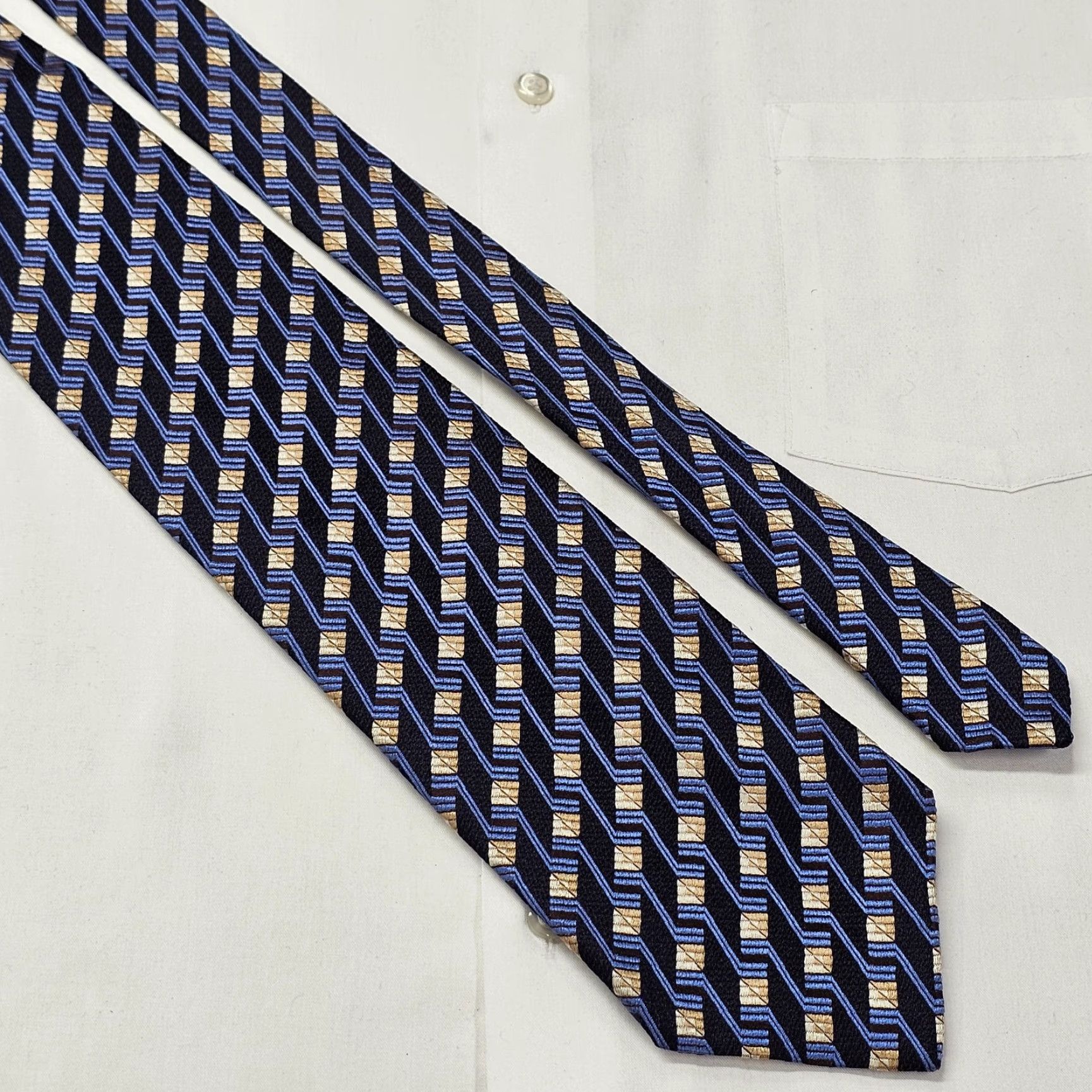 Ermenegildo Zegna Ermenegildo Zegna Luxury Necktie Men's Blue Textured Silk Tie Geometric Italy Tie 57" 3 3/4" Mens Blue Geometric Silk Italy Luxury Necktie Size ONE SIZE - 2 Thumbnail