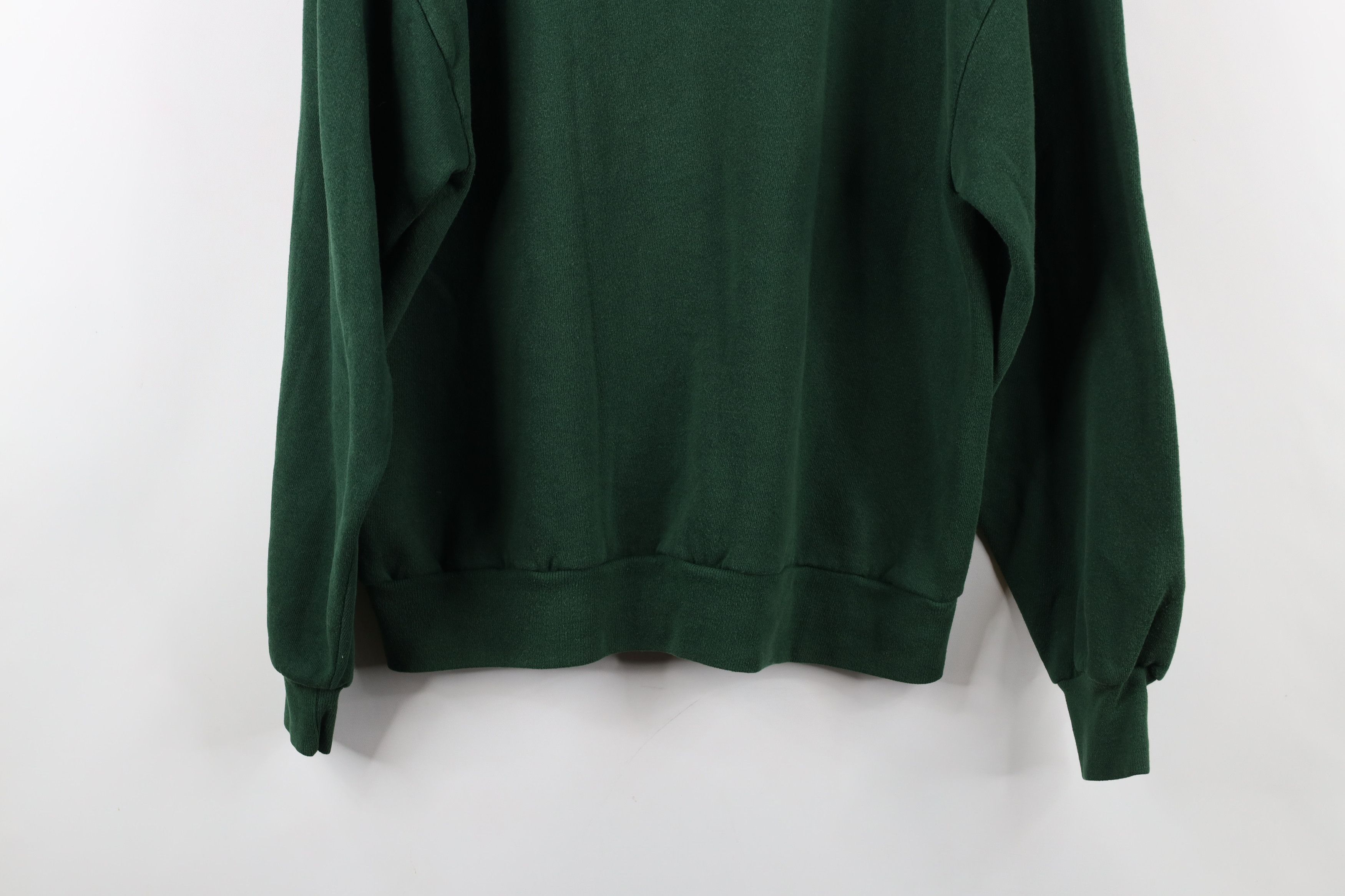 Vintage Vintage 90s Spell Out Merry Christmas Wreath Sweatshirt USA Size L / US 10 / IT 46 - 13 Thumbnail