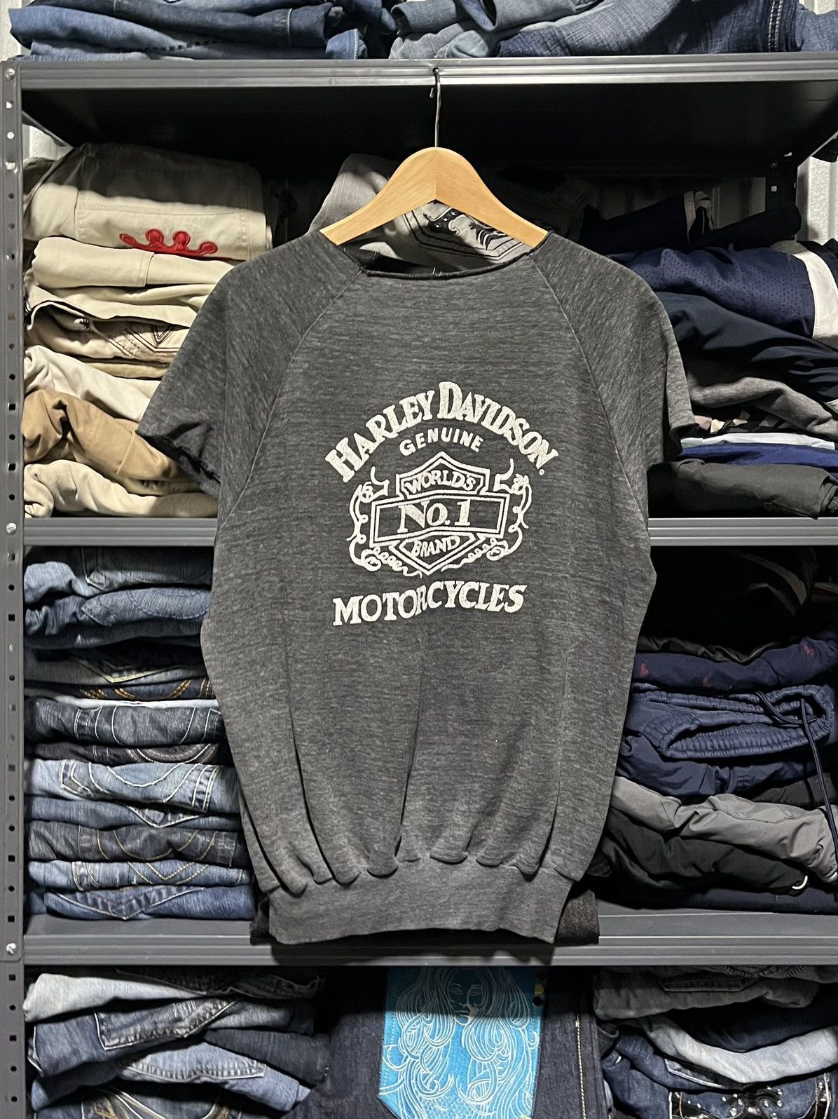 Harley Davidson × Vintage CRAZY VINTAGE 90s HARLEY DAVIDSON FADED SKULL WINGS CREWNECK Size US S / EU 44-46 / 1 - 2 Thumbnail