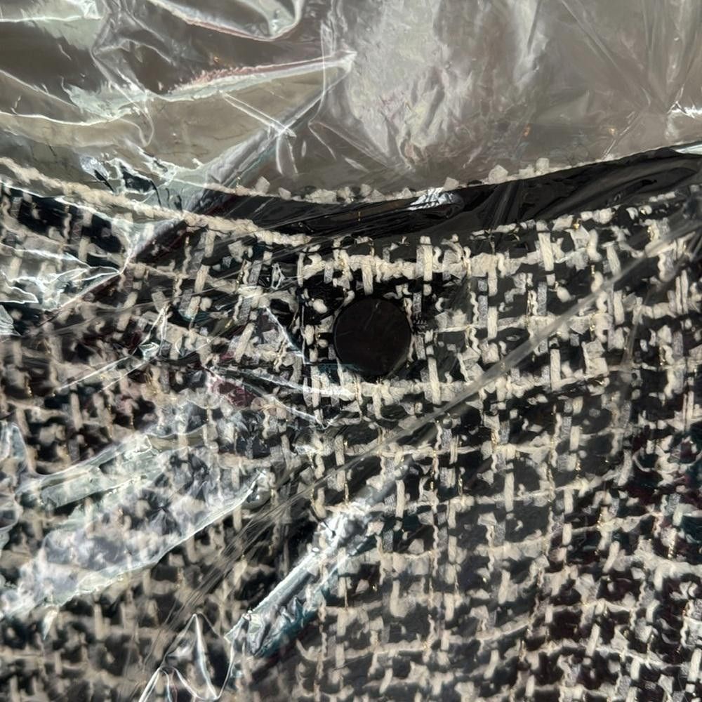 Designer Alice + Olivia Rye Slit Skirt Black/off White Size 26" / US 2 / IT 38 - 7 Thumbnail
