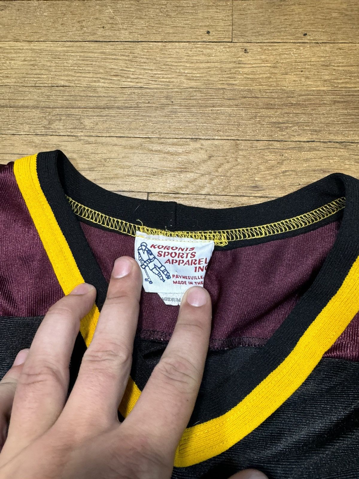 NCAA × Vintage Vintage Minnesota Gophers Hockey Jersey Size US M / EU 48-50 / 2 - 5 Thumbnail