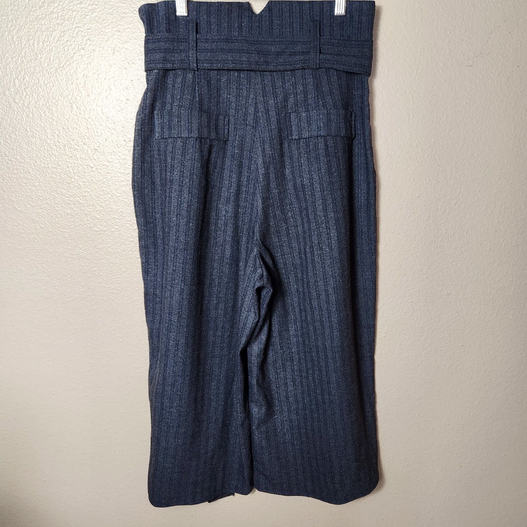 Vintage VINTAGE Nina USA High Tie Waist Pinstripe Wide Leg Crop Pants - Size M, Gray, Wide-Leg, Cropped, Pinstripe, Flat Front, Zip Closure, 15" Waist, Womens Size 32" / US 10 / IT 46 - 6 Thumbnail