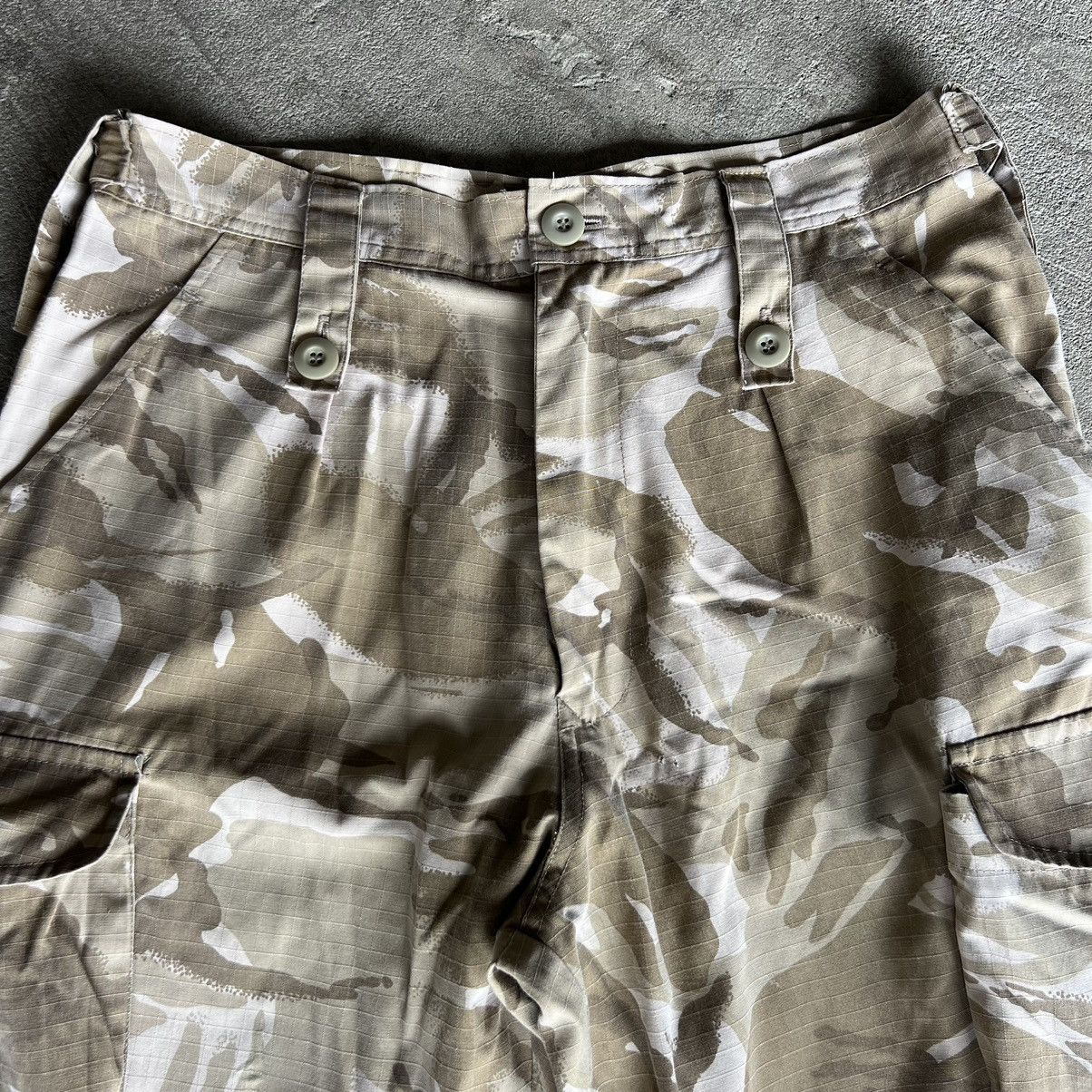 Vintage Vintage Camo Cargo Shorts Size US 32 / EU 48 - 4 Thumbnail