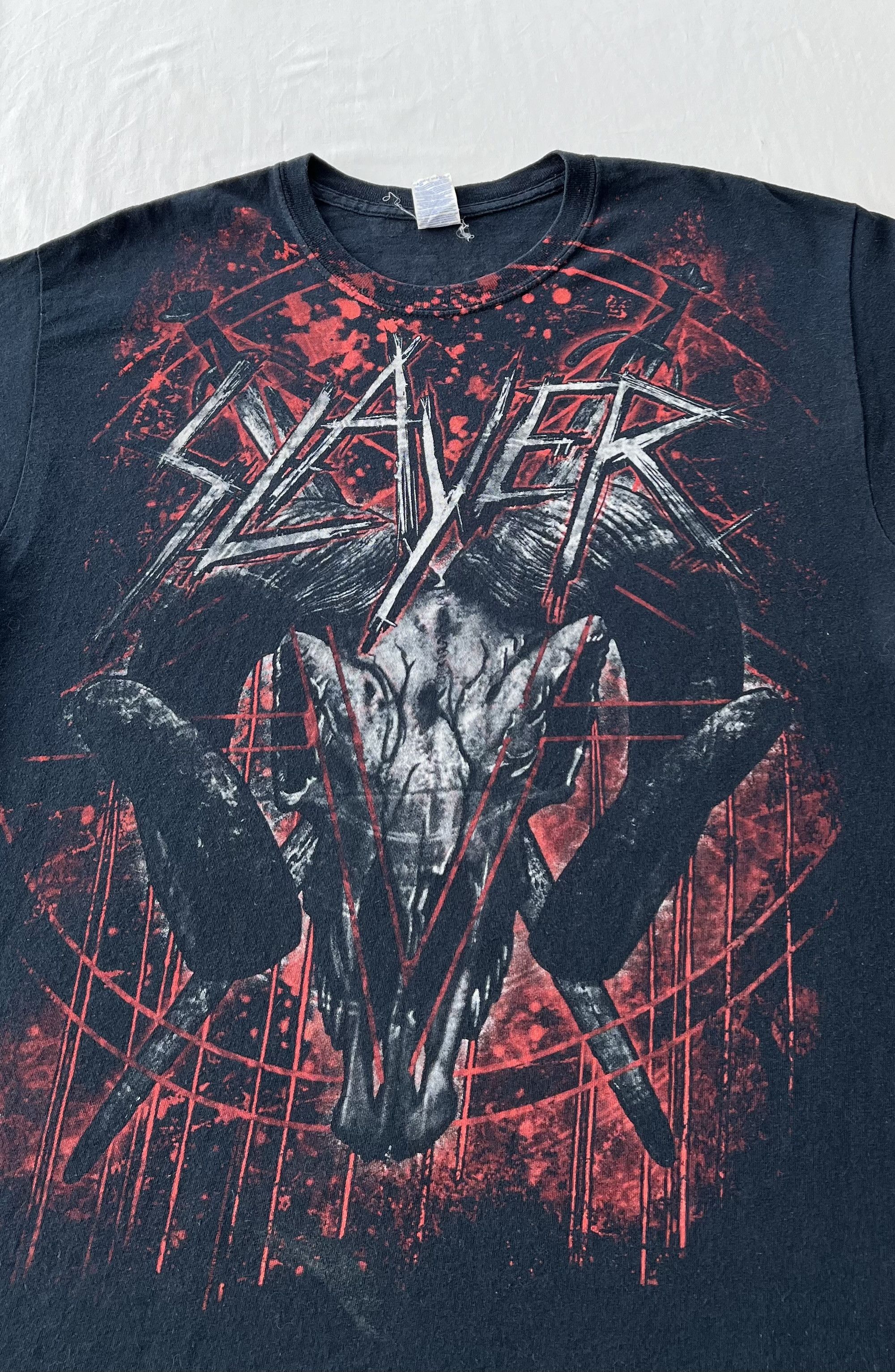 Band Tees Vintage 2000s Slayer Skull Ram AOP Black T-shirt Size US L / EU 52-54 / 3 - 5 Thumbnail