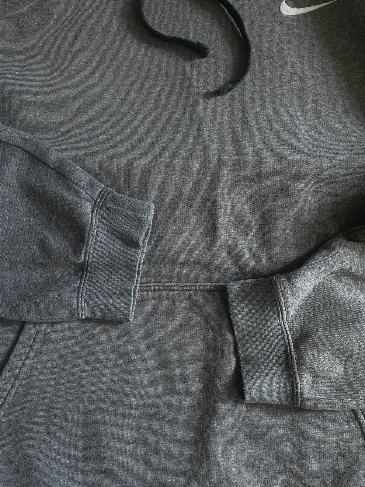 Nike × Vintage Vintage Nike Hoodie Boxy Fit Mini Swoosh Y2k Faded distress Size US XL / EU 56 / 4 - 5 Thumbnail