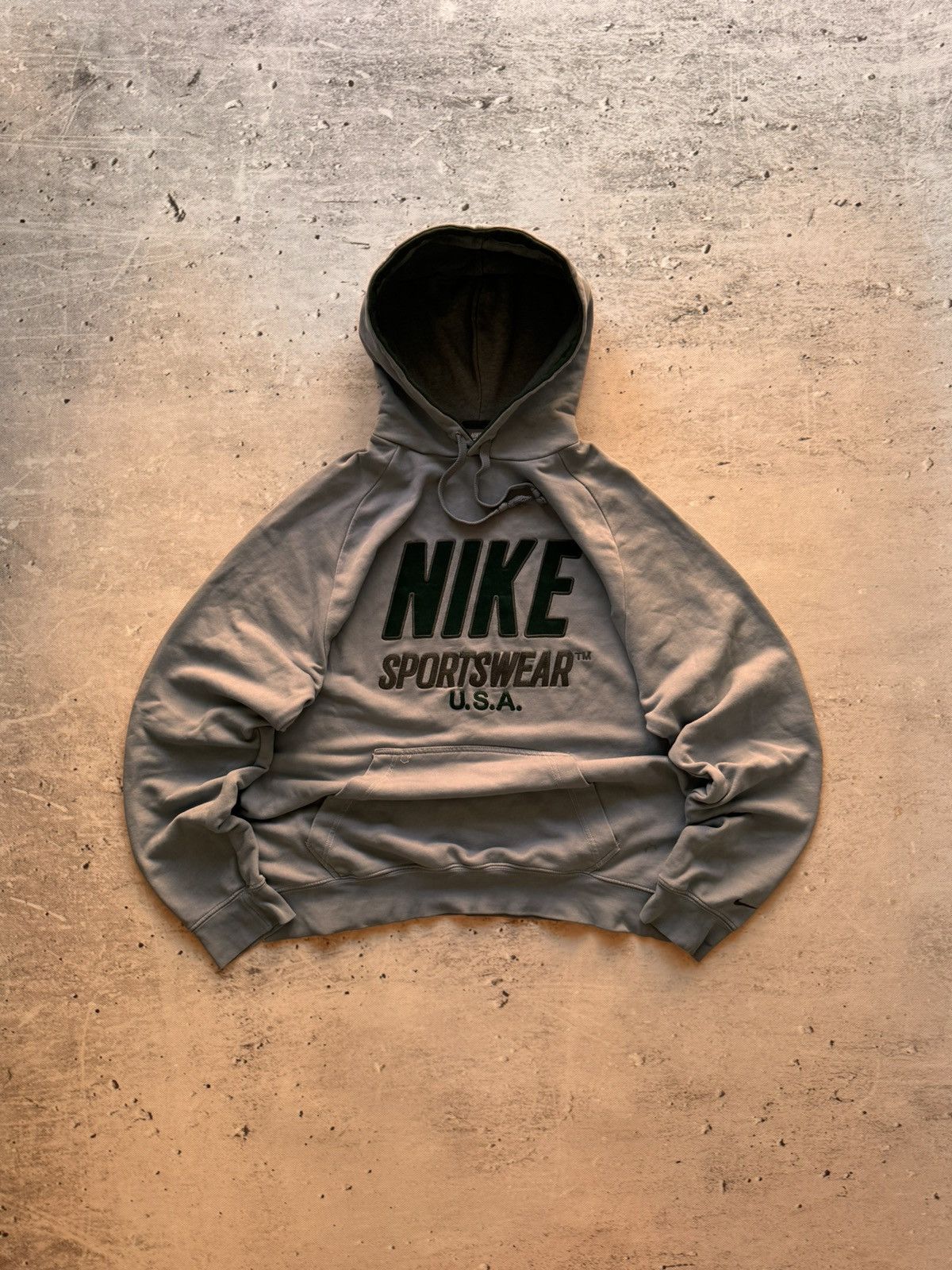 Nike × Vintage NIKE VINTAGE CENTER LOGO OVERSIZE BOXY HOODIE Size US L / EU 52-54 / 3 - 1 Thumbnail
