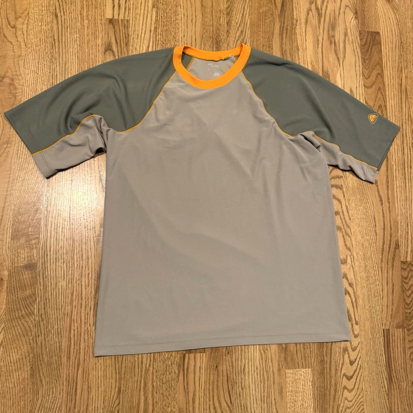 Nike VINTAGE Nike ACG Dri Fit Seamless Shirt Men’s Large Size US L / EU 52-54 / 3 - 2 Thumbnail