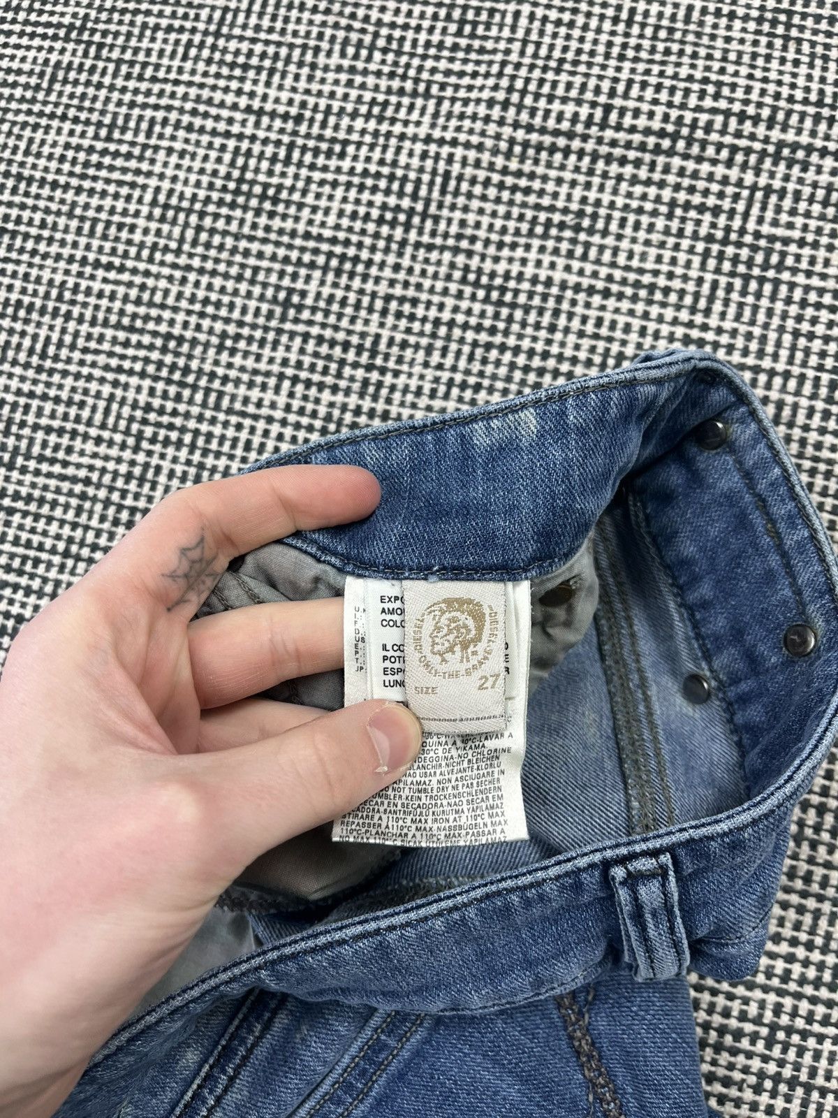 Diesel × Vintage Diesel Y2K low rise bootcut flares bell bottoms jeans Size 27" / US 4 / IT 40 - 6 Thumbnail