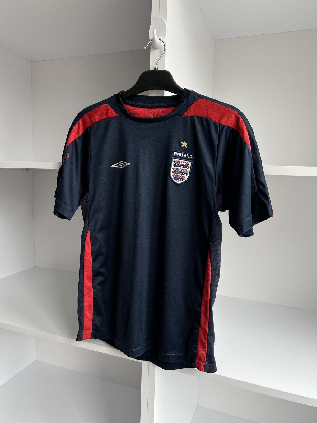 Umbro × Vintage 2004-05 England Umbro Training Shirt Size US XS / EU 42 / 0 - 2 Thumbnail