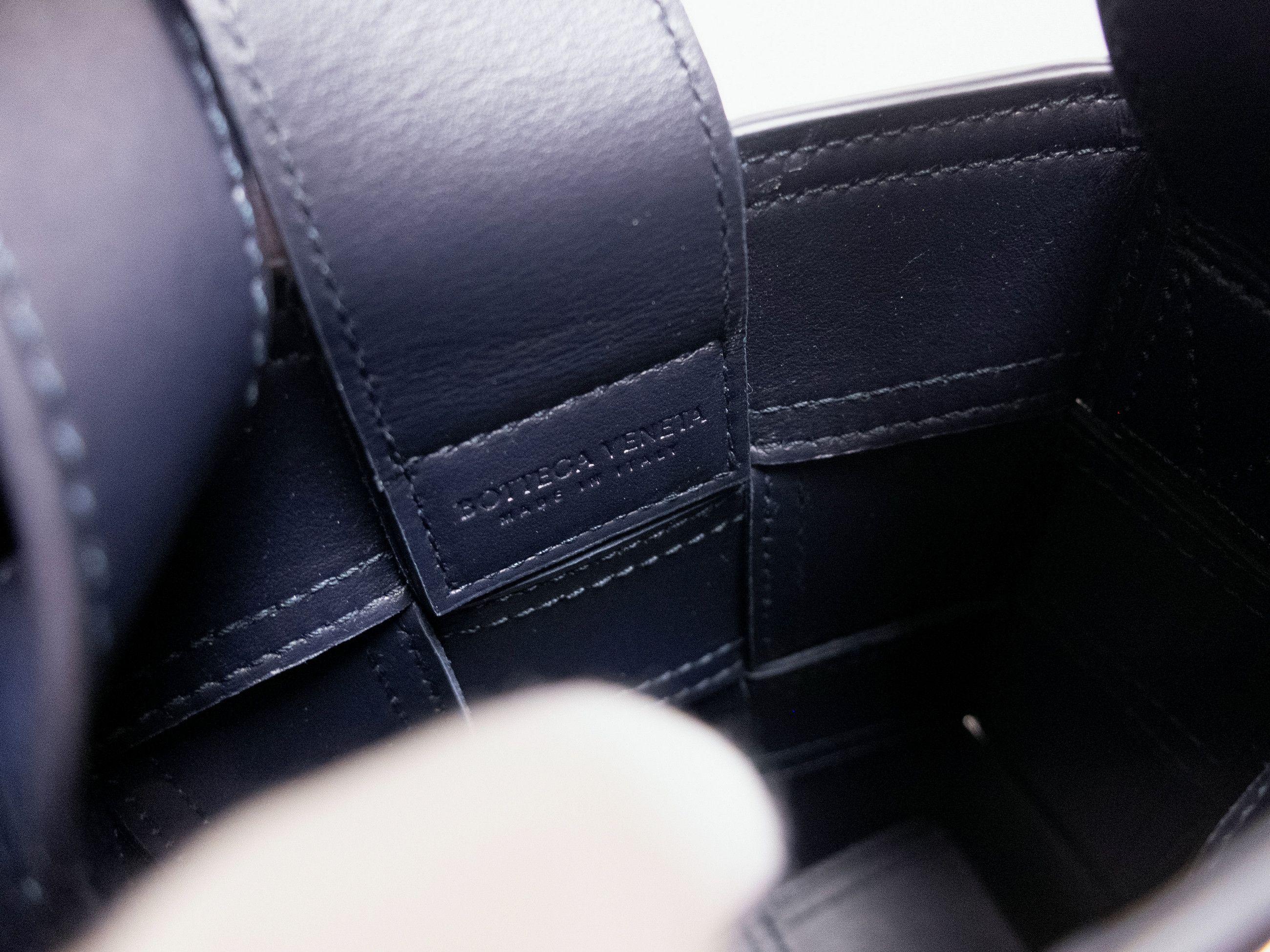 Bottega Veneta BOTTEGA VENETA Cassette dark blue leather crossbody mini bag Size ONE SIZE - 9 Thumbnail