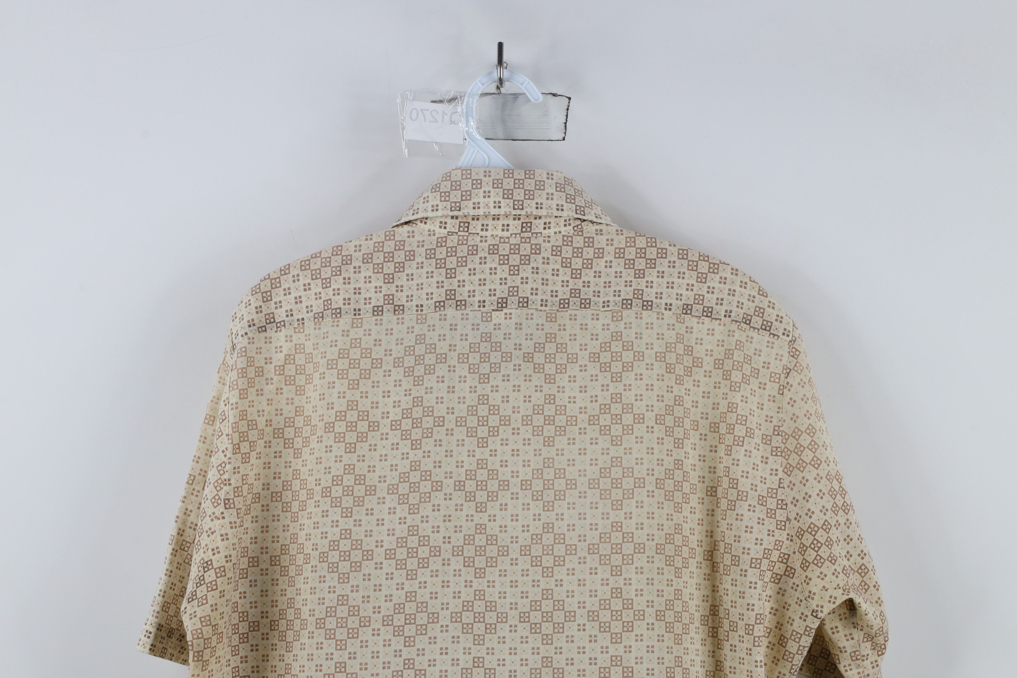 Vintage Vintage 60s 70s Streetwear Geometric Collared Button Shirt Size US L / EU 52-54 / 3 - 10 Thumbnail