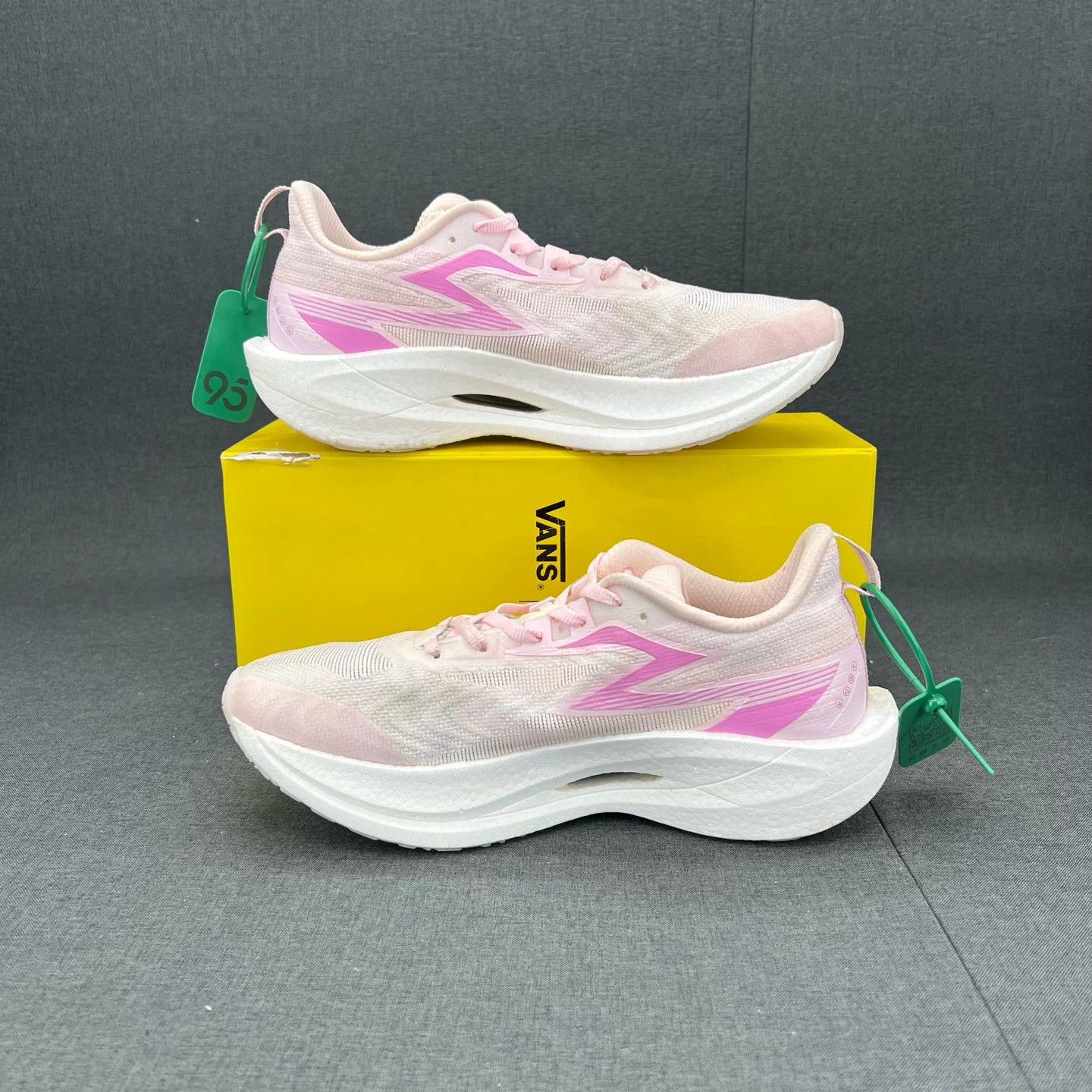 Other 361° Feiran 2 Taohua Yun White/Pink 43 Size US 9 / EU 42 - 3 Thumbnail