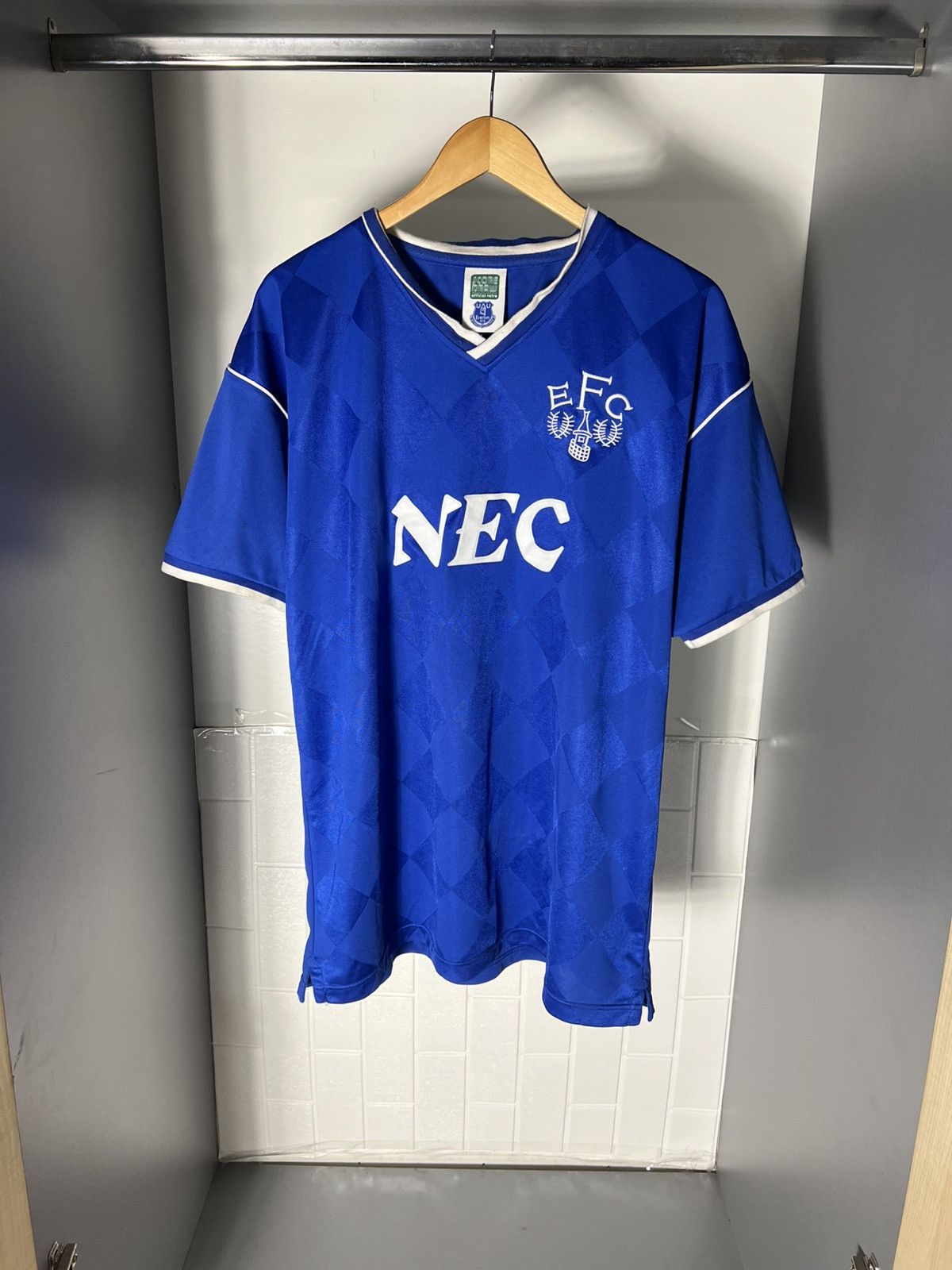 Vintage VERY RARR EVERTON ENGLAND RETRO SOCCER JERSEY BLOKE Y2K 90s Size US XL / EU 56 / 4 - 1 Thumbnail