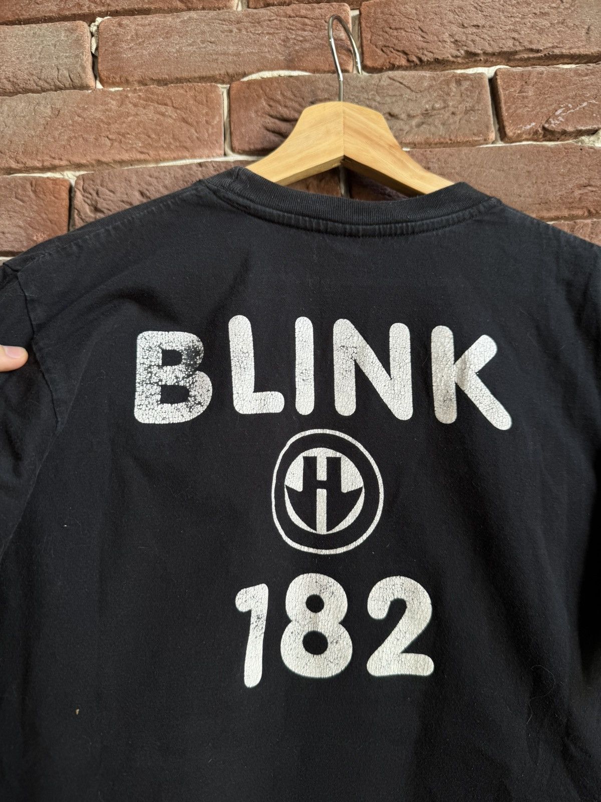 Band Tees Rare Vintage 00s Y2K Blink 182 Crappy Rock Band Tshirt Size US M / EU 48-50 / 2 - 7 Thumbnail