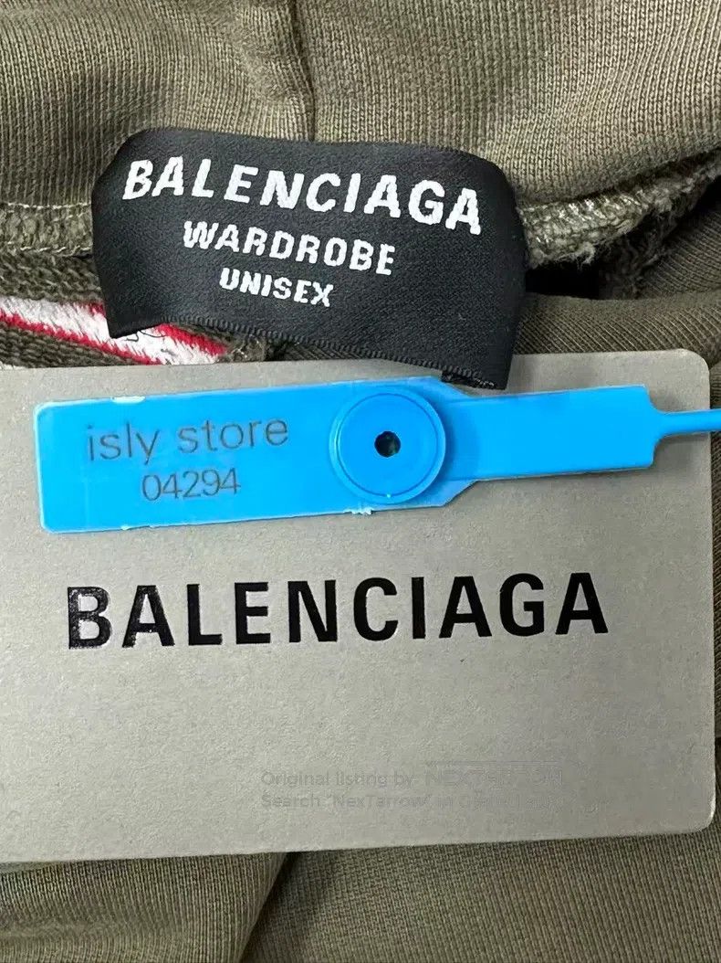 Balenciaga Balenciaga Printed badge hooded sweatshirt khaki Size US M / EU 48-50 / 2 - 4 Thumbnail