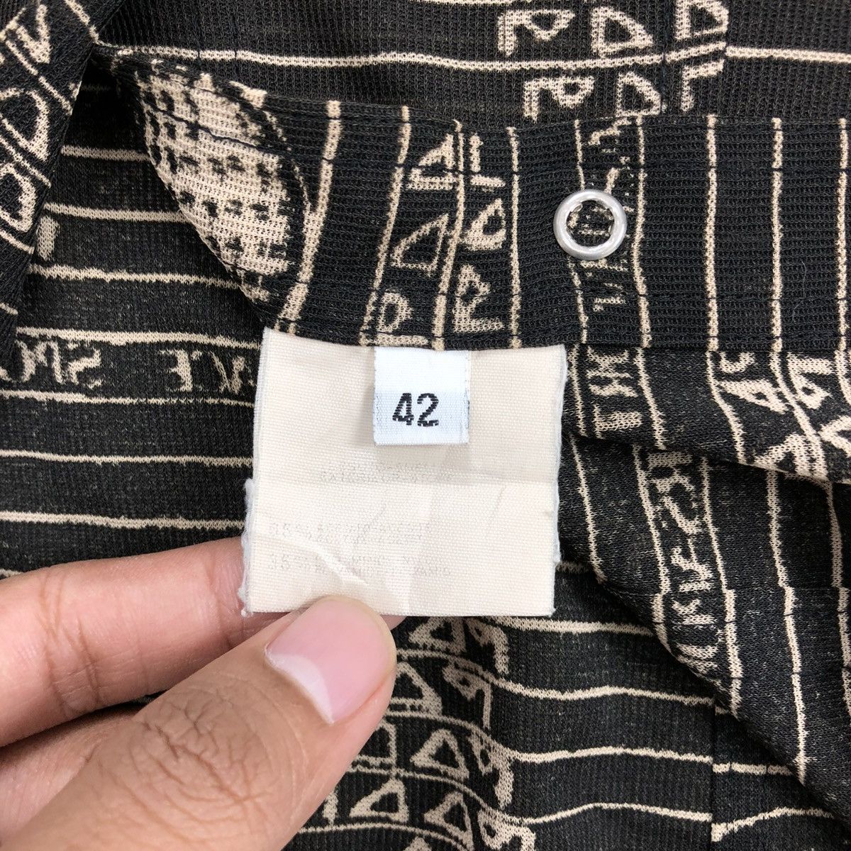 Versace 🇮🇹1990s Vintage Versace Silk Shirt Luxury Italian Designer Size US M / EU 48-50 / 2 - 8 Thumbnail