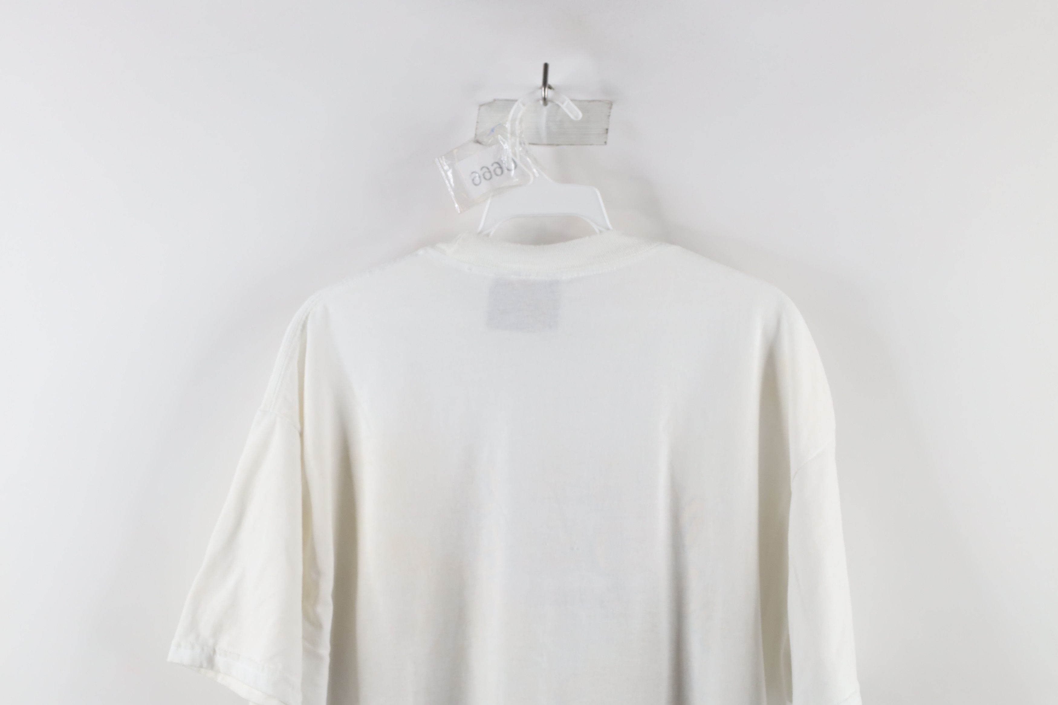 Vintage Vintage 90s Streetwear Beach Survivor Naked T-Shirt White Size US L / EU 52-54 / 3 - 7 Thumbnail