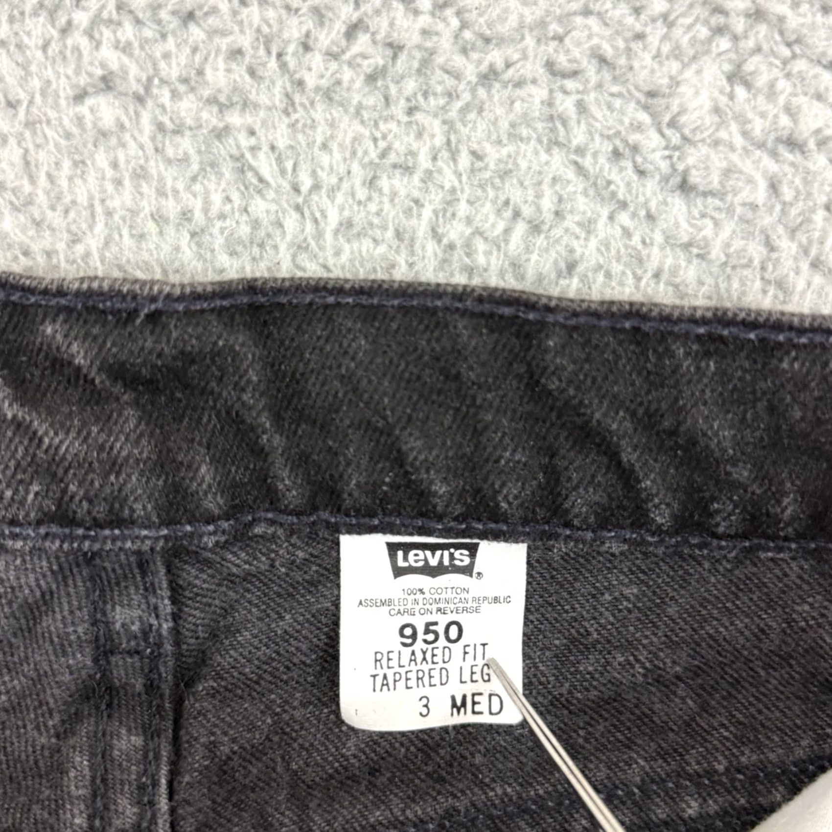 Levi's VINTAGE Levi's Jeans 950 Womens 3 Black Denim Tapered Leg 90s Relaxed Orange Tab Levi's 550 Womens Distressed? No, keep exact words: Size 26" / US 2 / IT 38 - 5 Thumbnail