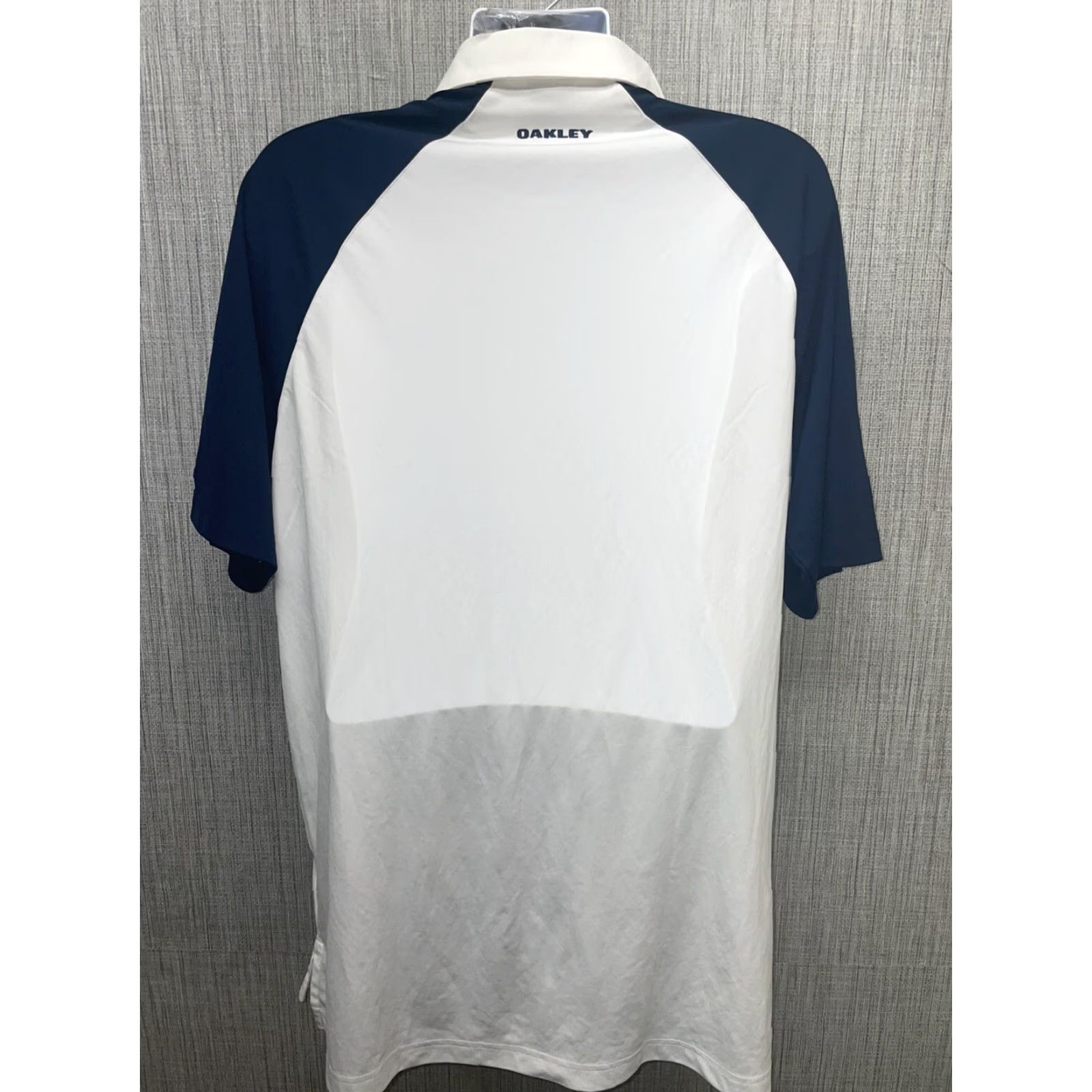 Oakley Oakley Golf Polo Mens 2XL White Dark Blue Golf Polo 2XL Mens Oakley White/Dark Blue Size US XXL / EU 58 / 5 - 4 Thumbnail