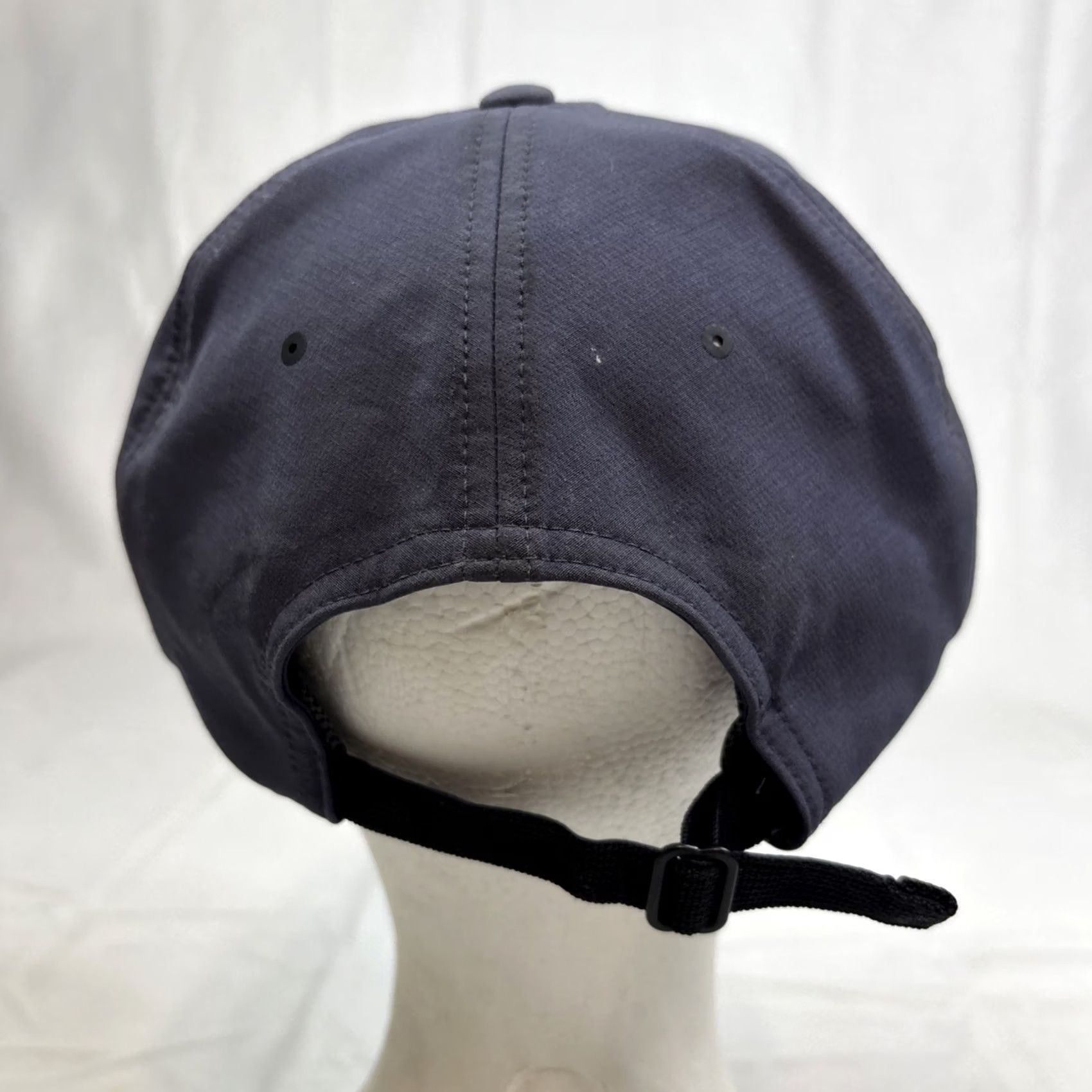 Lululemon Lululemon Hat Cap Strap Back Grey Workout Lightweight Athletic Outdoors Unisex Adjustable Gray Baseball Cap Logo Unisex Adults Mens Women Size ONE SIZE - 6 Thumbnail