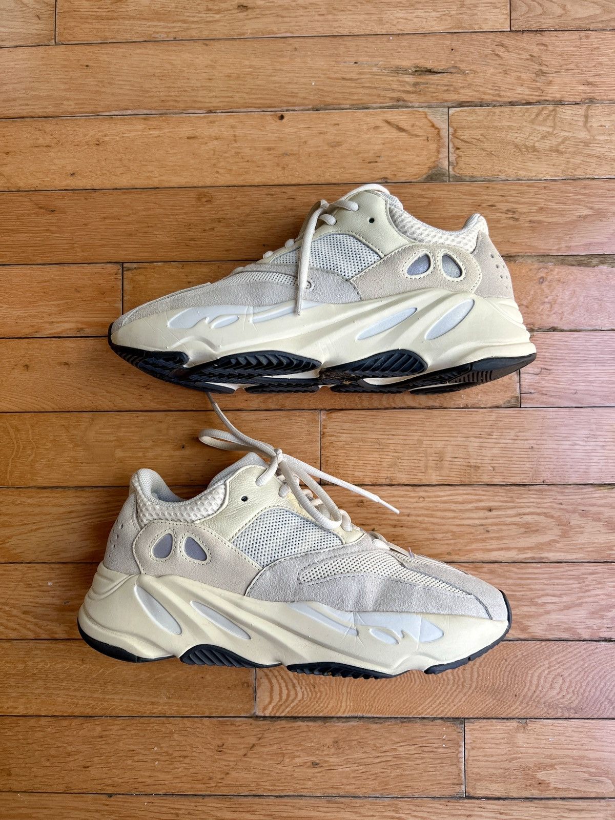 Adidas × Yeezy Yeezy Boost 700 Size US 7.5 / EU 40-41 - 1 Thumbnail