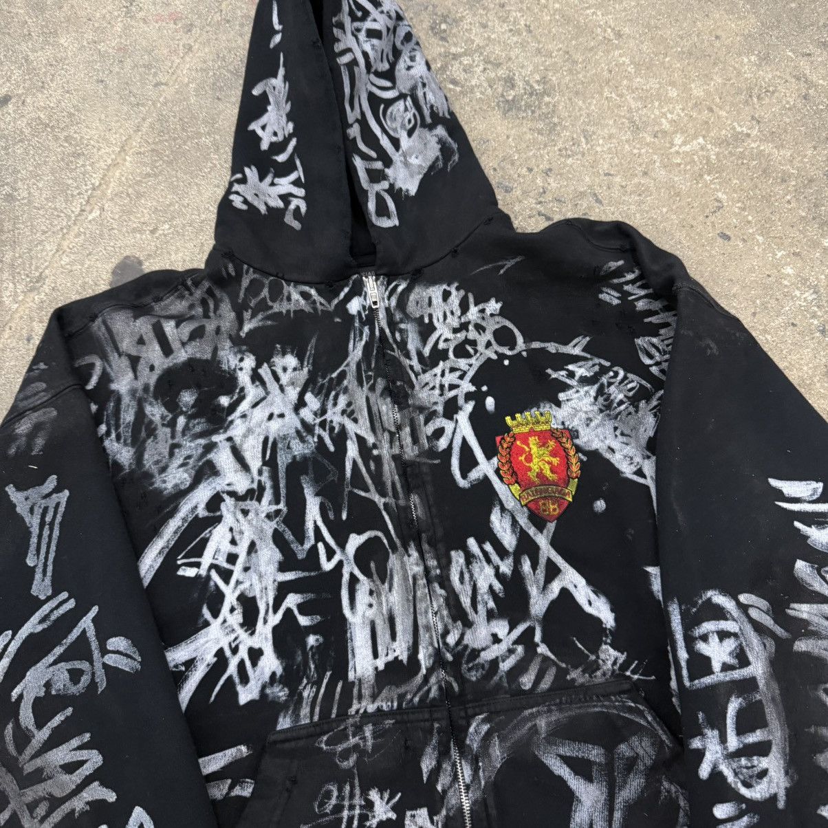 Balenciaga Balenciaga Black Graffiti Skater Zipup Size US XS / EU 42 / 0 - 3 Thumbnail