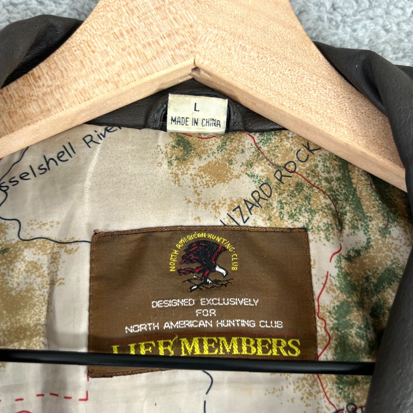Vintage VINTAGE MEMBERS CLUB North American Hunting Club Life Member MENS Brown Leather Bomber Jacket L Size US L / EU 52-54 / 3 - 5 Thumbnail