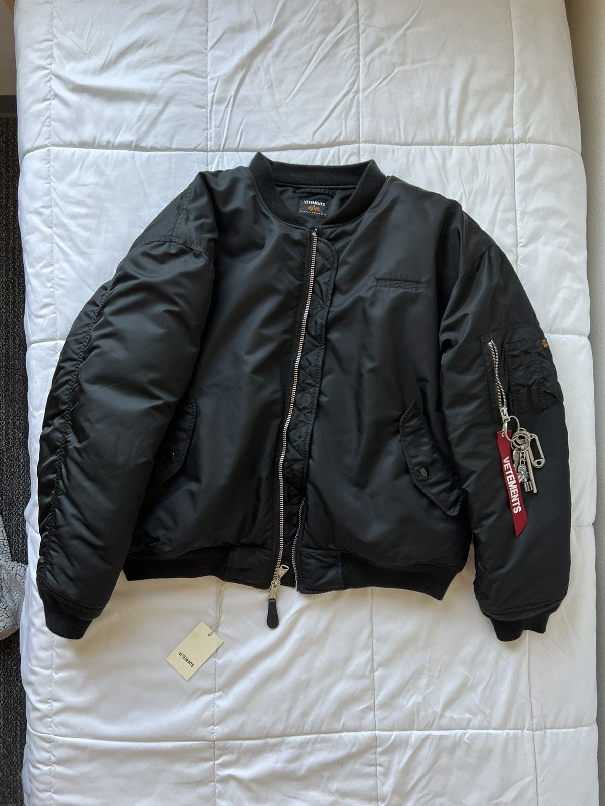 Vetements VETEMENTS FW19 RUNWAY BOMBER Size US XS / EU 42 / 0 - 1 Thumbnail