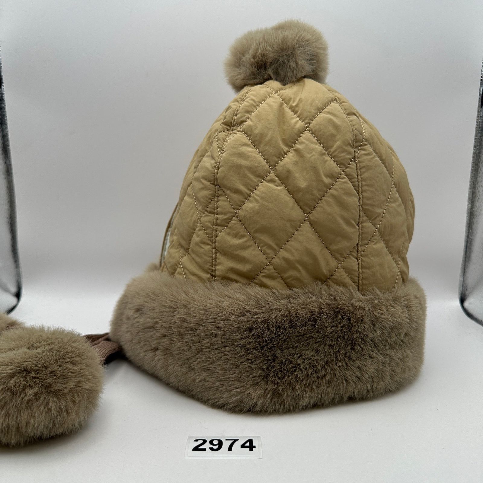 Other VINTAGE WOMEN'S QUILTED FUR TRAPPER HAT BEIGE POM POM WINTER Size ONE SIZE - 2 Thumbnail