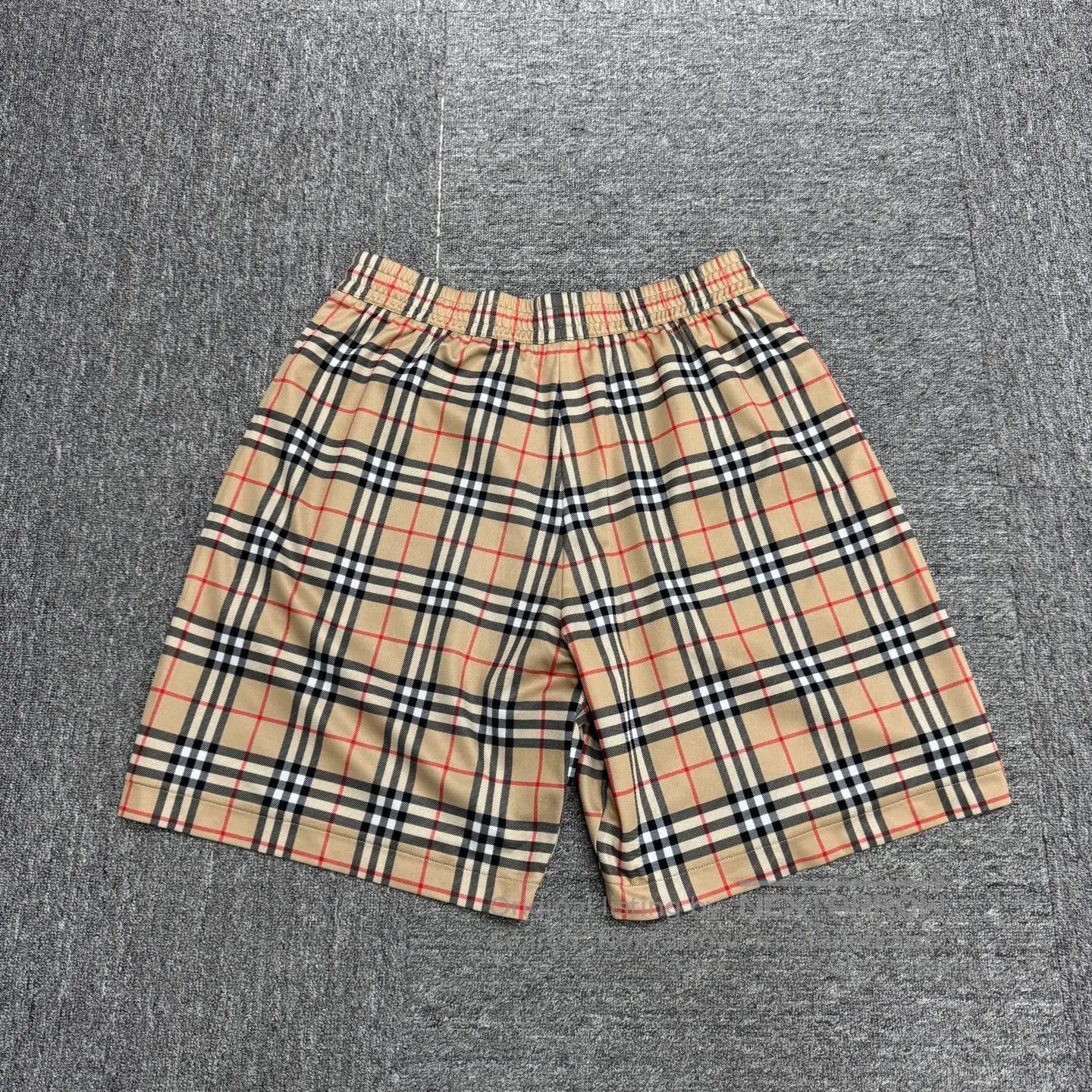 Burberry Beige Checkered Elastic Waist Shorts Size 34. Size US 34 / EU 50 - 5 Thumbnail