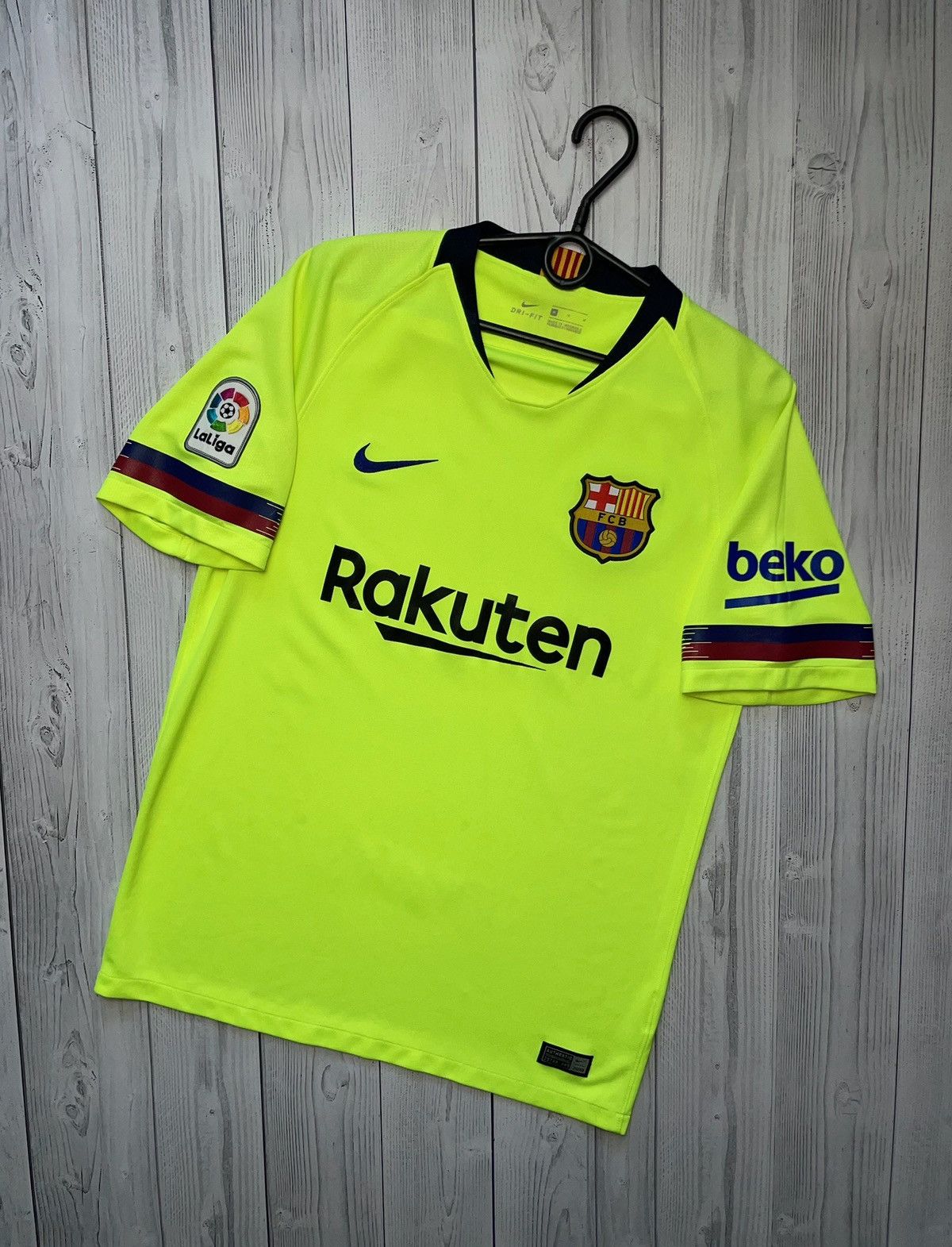 Nike × Vintage Vintage Nike Barcelona soccer jersey size M Size US M / EU 48-50 / 2 - 1 Thumbnail