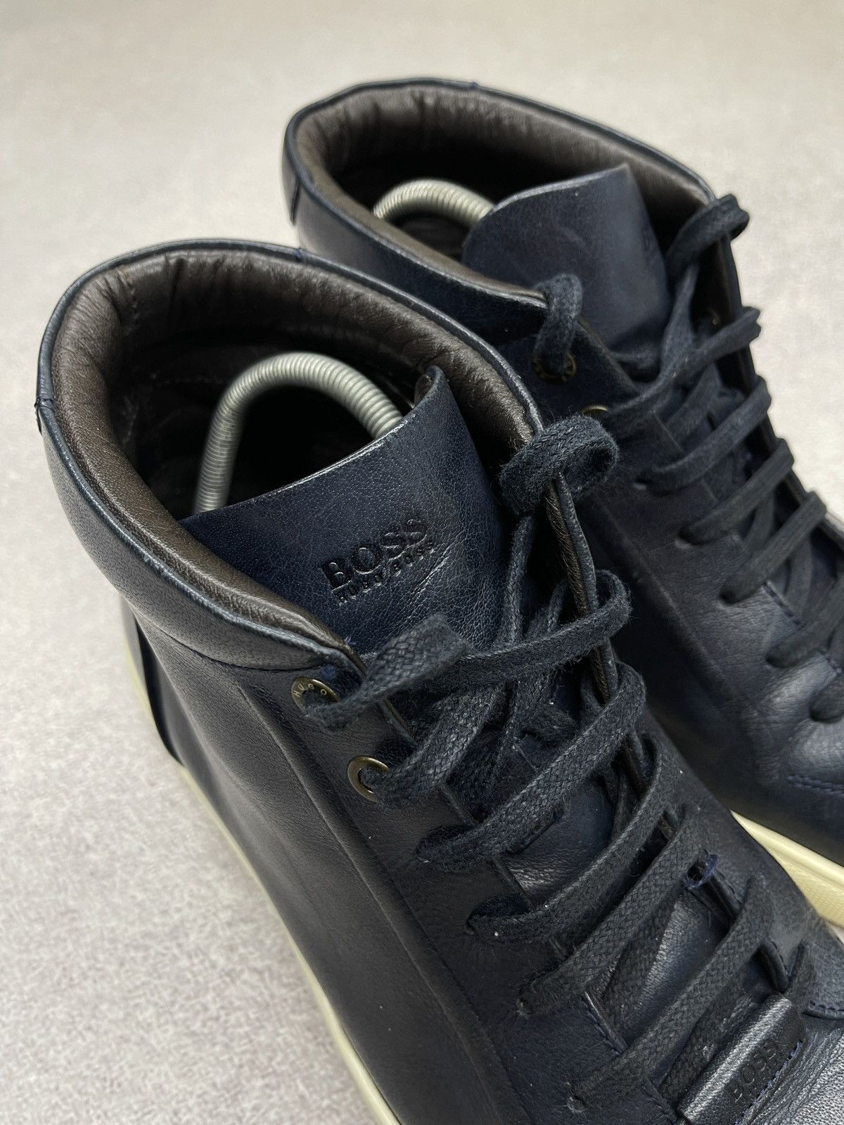 Hugo Boss Mens Hugo Boss Hi-Top Leather Sneakers Navy Size 42 27cm Size US 9 / EU 42 - 7 Thumbnail