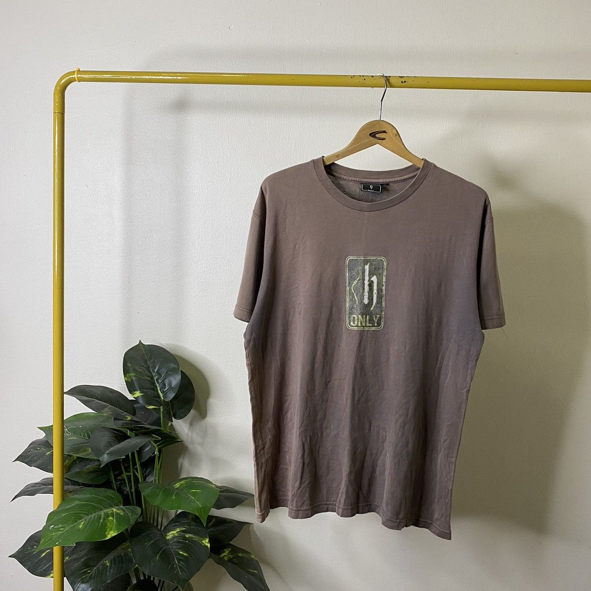 Band Tees Vintage 2000s DJ Honda Faded Brown Tee Size US L / EU 52-54 / 3 - 1 Thumbnail