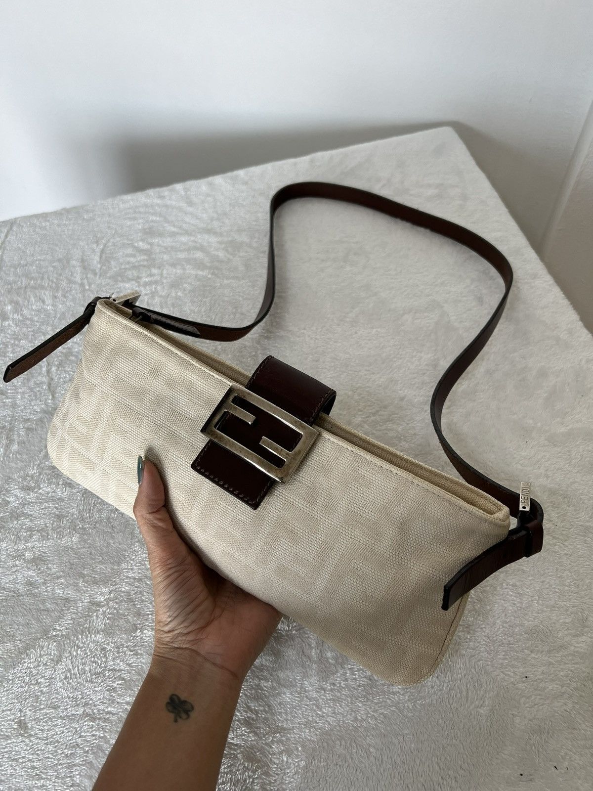Fendi Fendi Mamma Baguette Ivory Zucca Canvas Size ONE SIZE - 1 Thumbnail