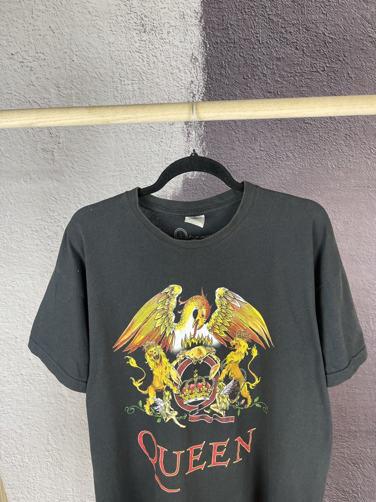 Band Tees Queen 2016 B&C collection vintage band tee shirt Size US XL / EU 56 / 4 - 2 Thumbnail