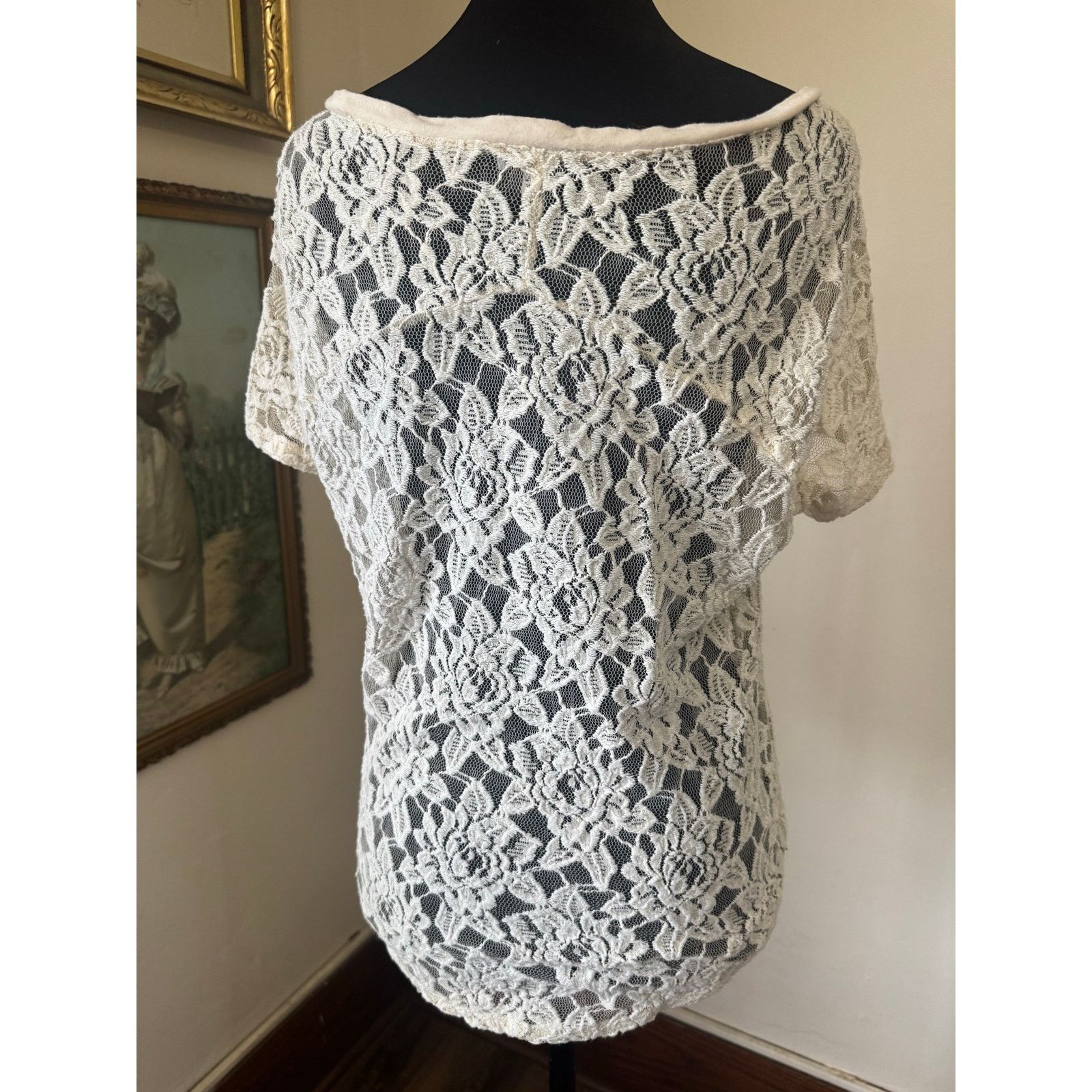 Express Express Cream Lace Top XS Sheer Floral Boho Cottagecore Size XS / US 0-2 / IT 36-38 - 3 Thumbnail